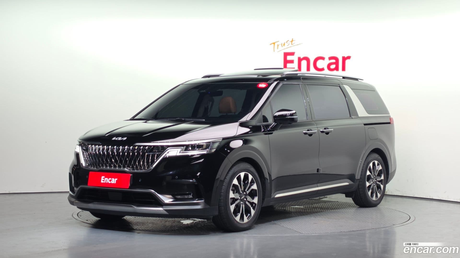 Main__Slider__Photo:Canival Kia 2023.3-0