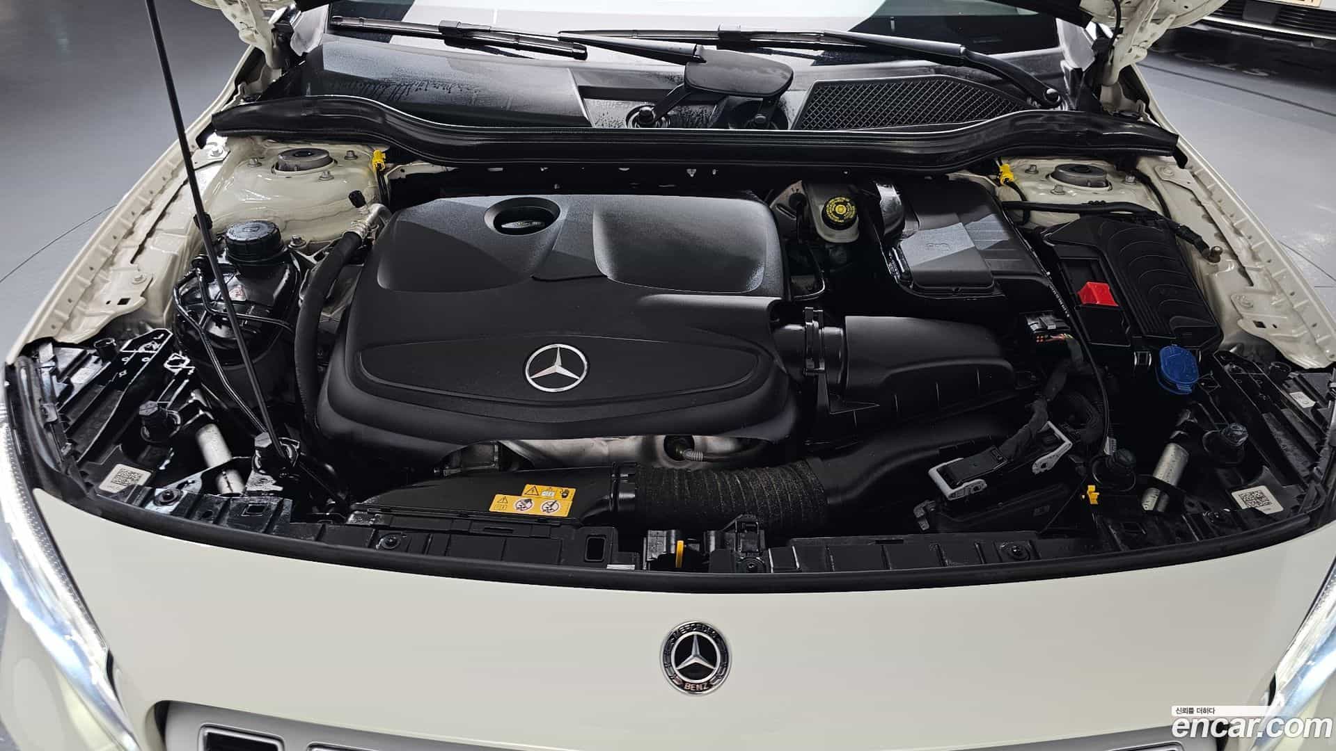 GLA-Class Mercedes-Benz 2017.10-OUTER-006