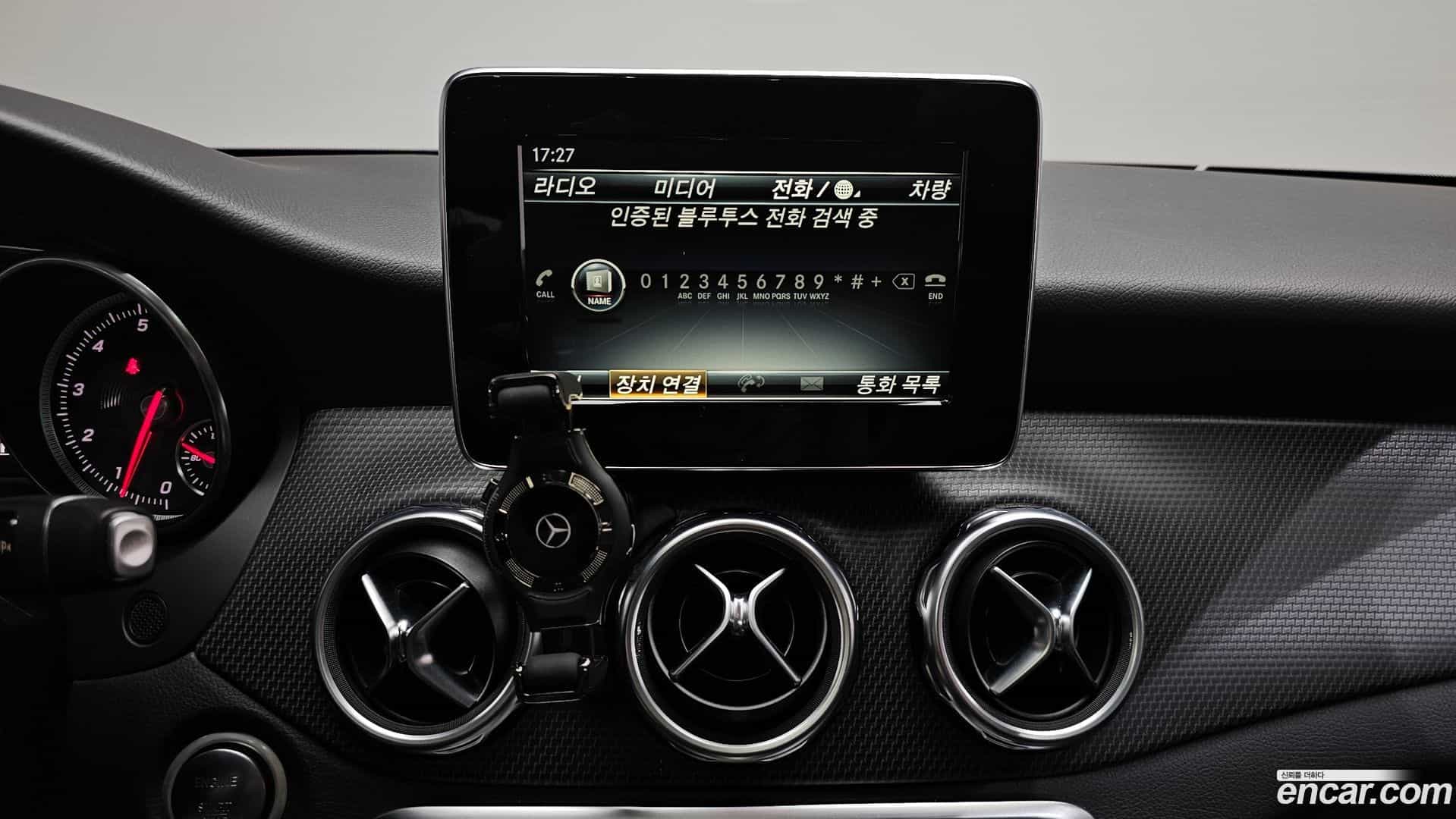 GLA-Class Mercedes-Benz 2017.10-OPTION-018