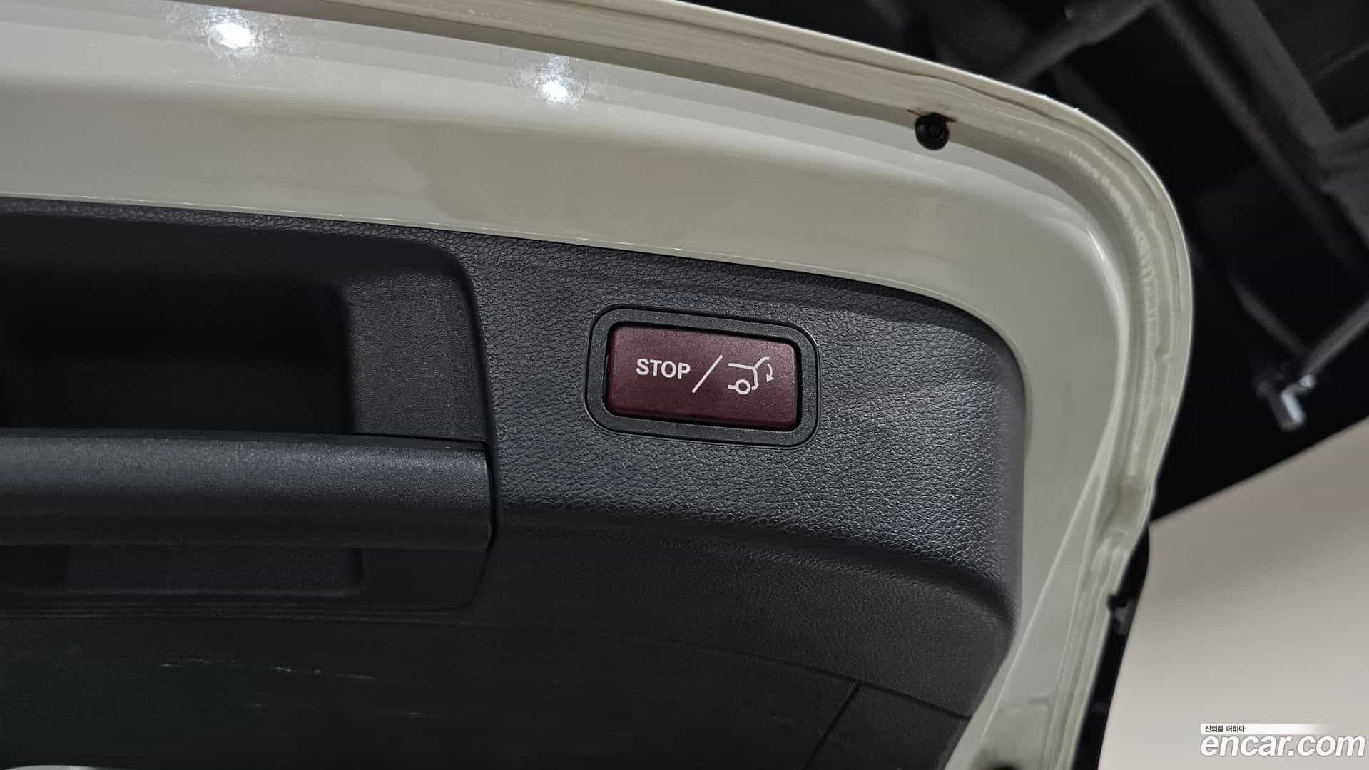 GLA-Class Mercedes-Benz 2017.10-OPTION-040
