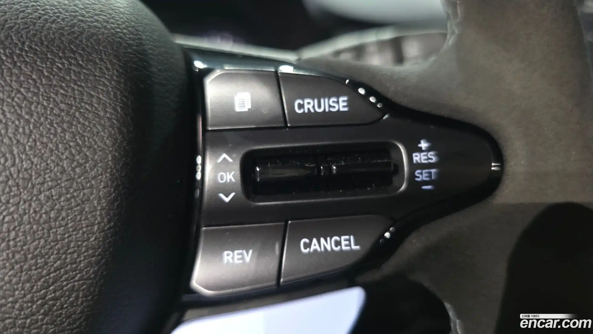 Veloster Hyundai 2020.1-OPTION-021