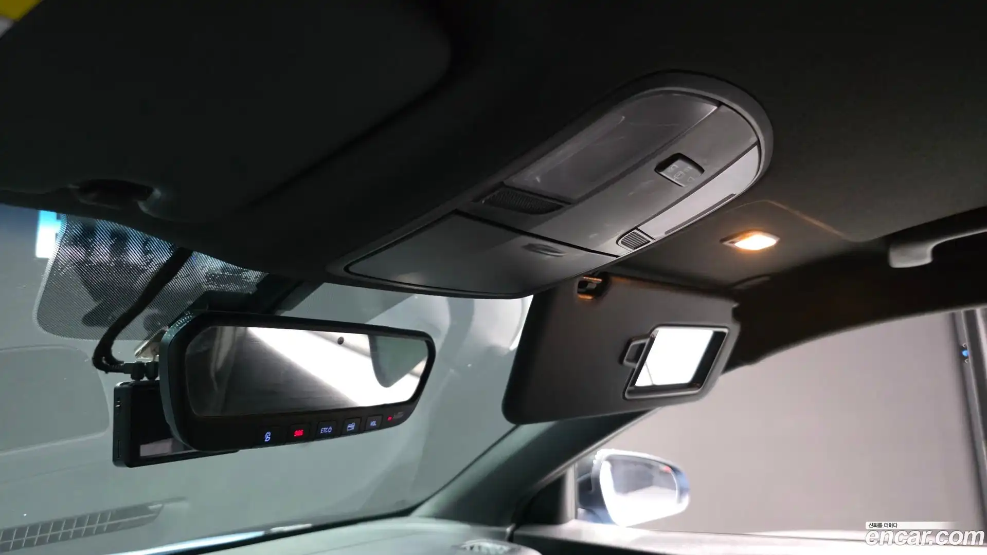 Veloster Hyundai 2020.1-OPTION-023