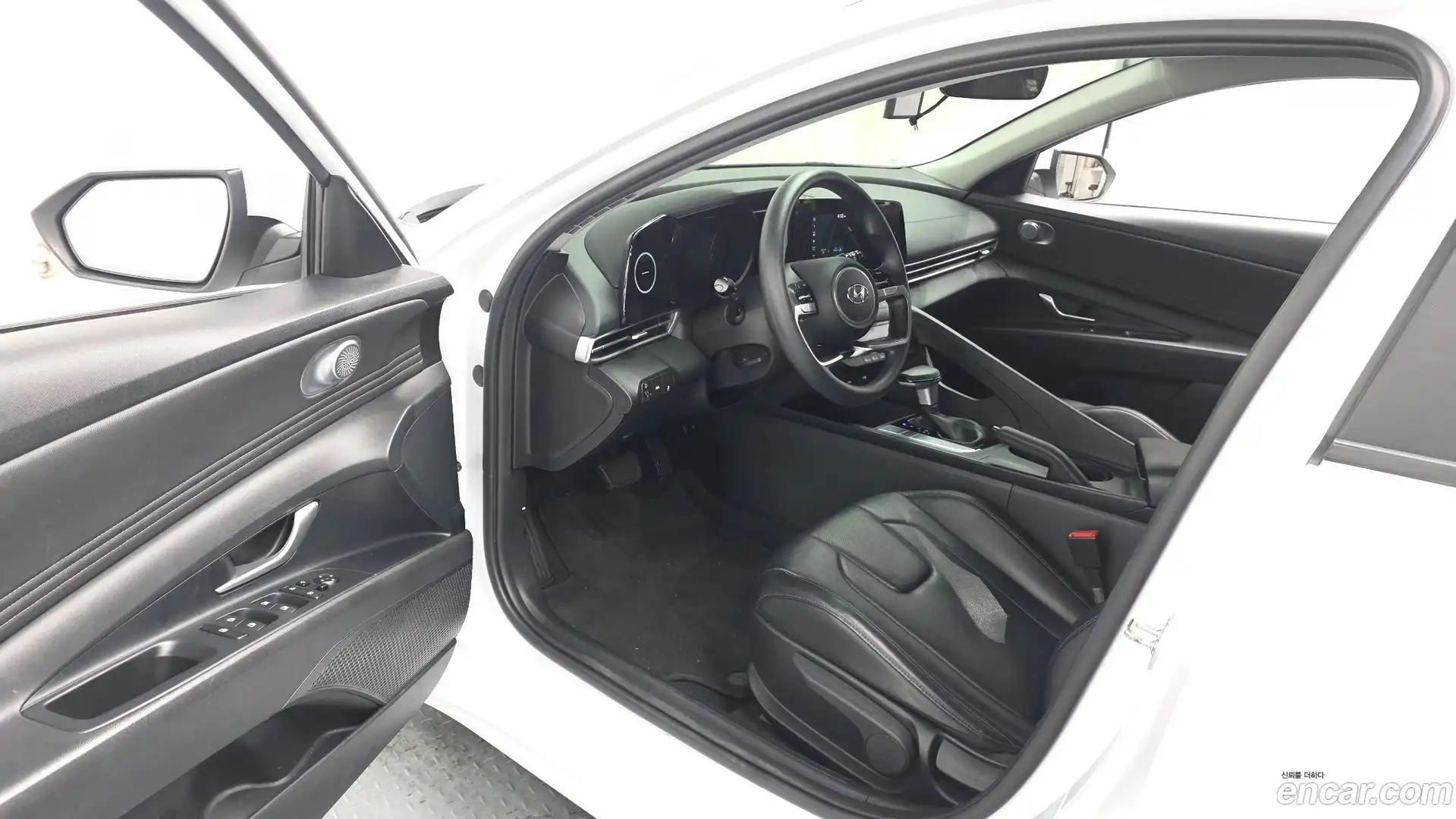 AVANTE Hyundai 2022.4-INNER-010