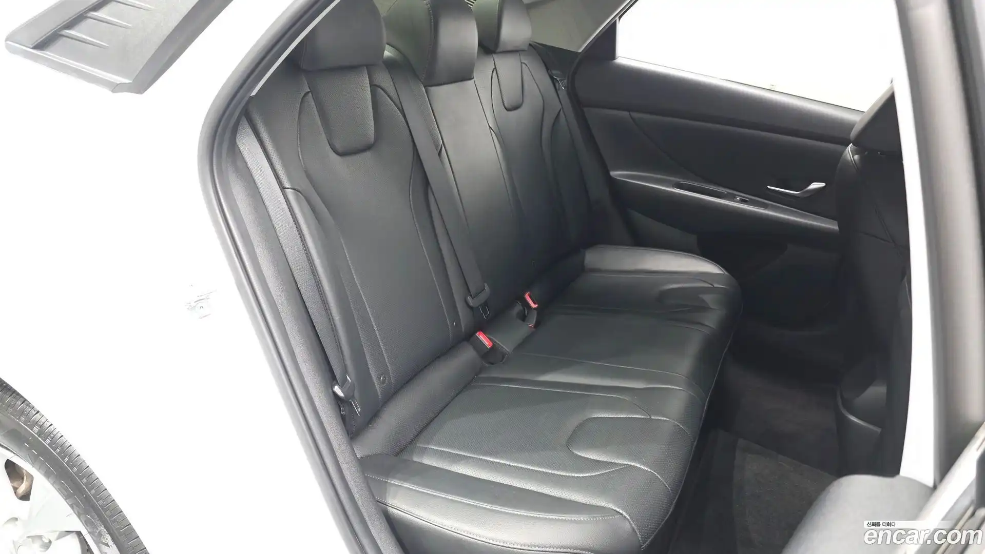 AVANTE Hyundai 2022.4-OPTION-015
