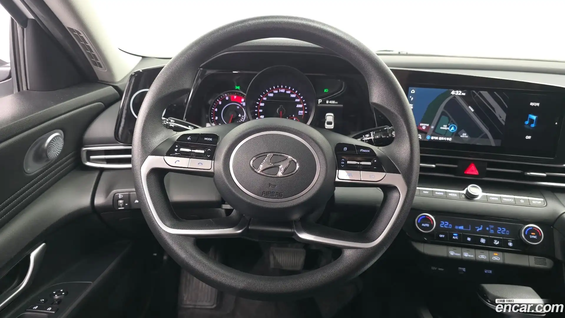 AVANTE Hyundai 2022.4-OPTION-017