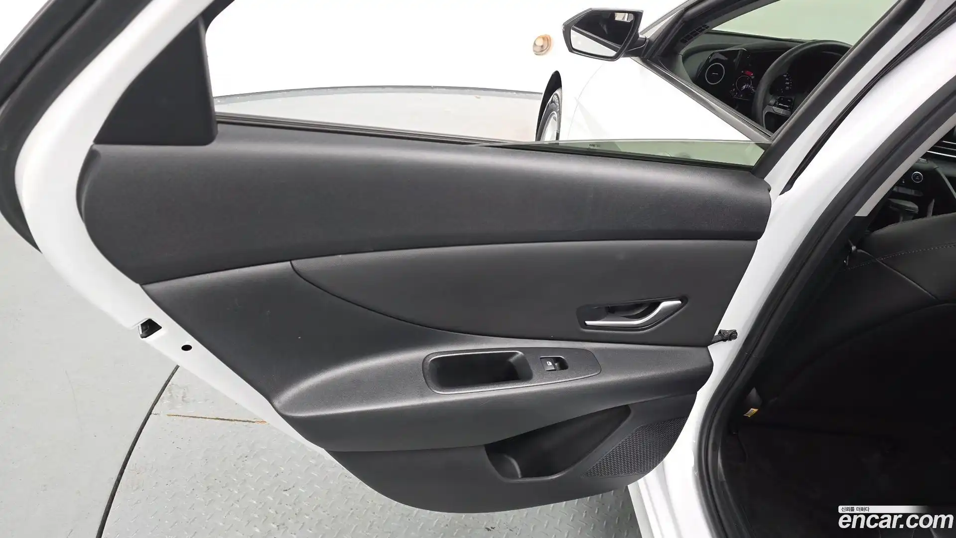 AVANTE Hyundai 2022.4-INNER-035