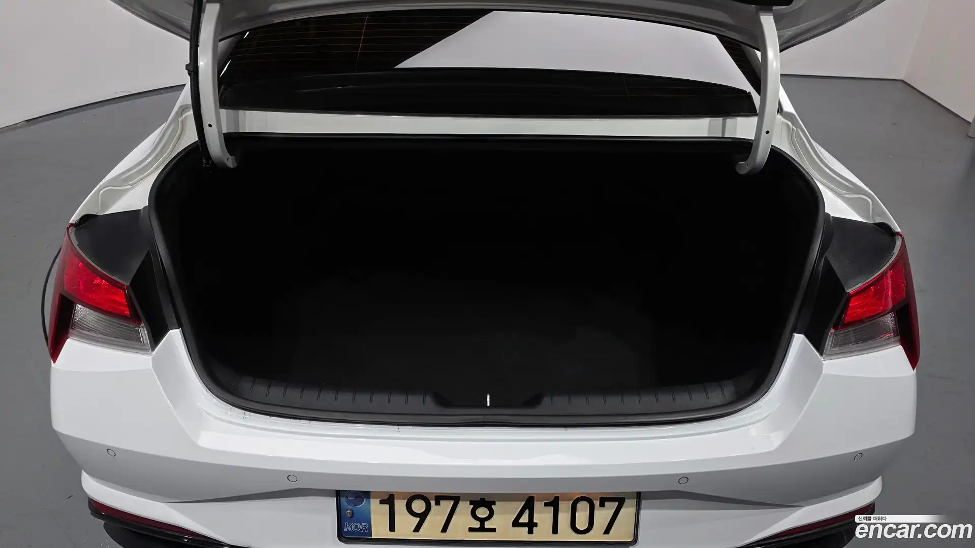 AVANTE Hyundai 2022.4-OPTION-040