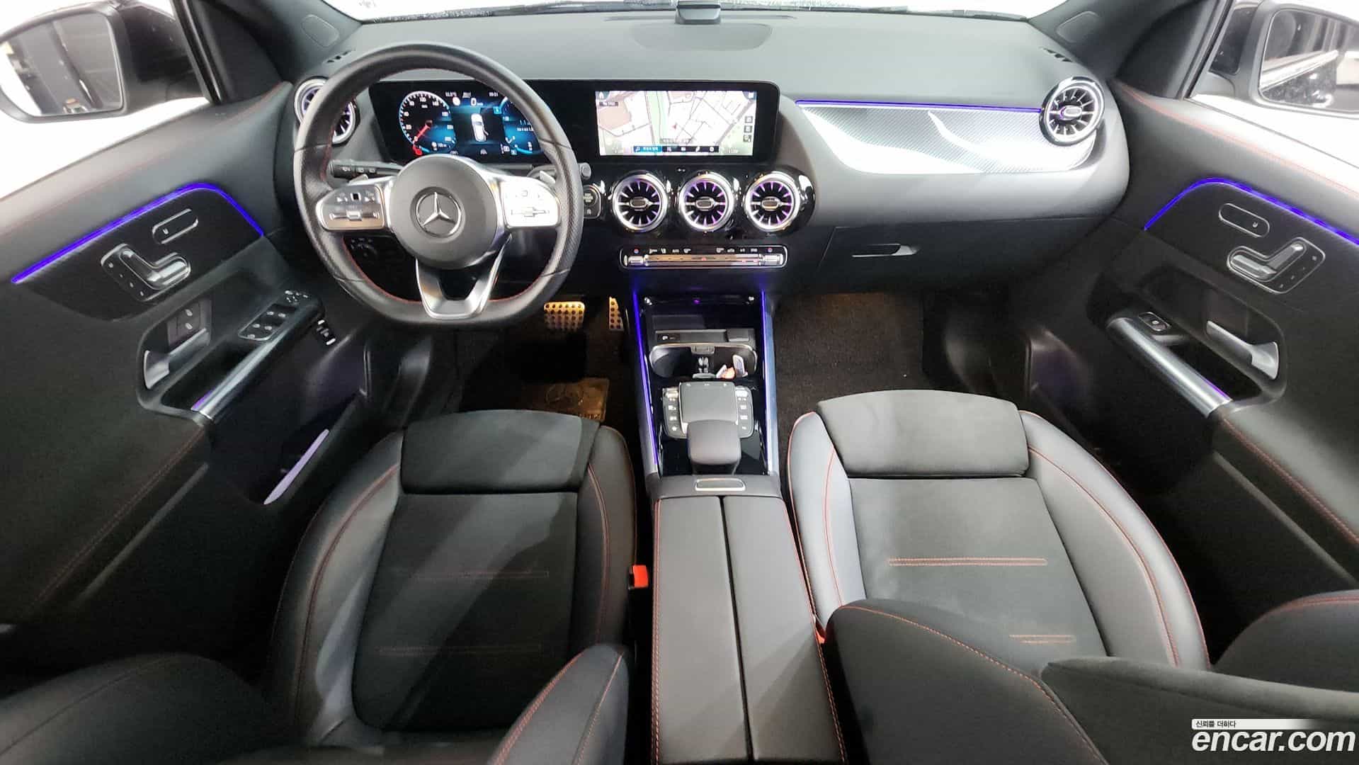 GLA-Class Mercedes-Benz 2021.11-INNER-007