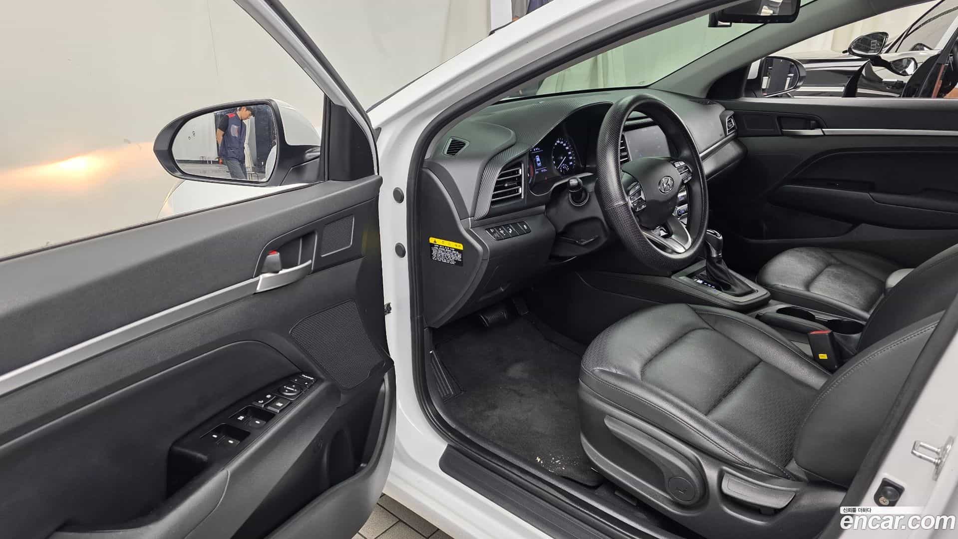 AVANTE Hyundai 2019.2-INNER-010