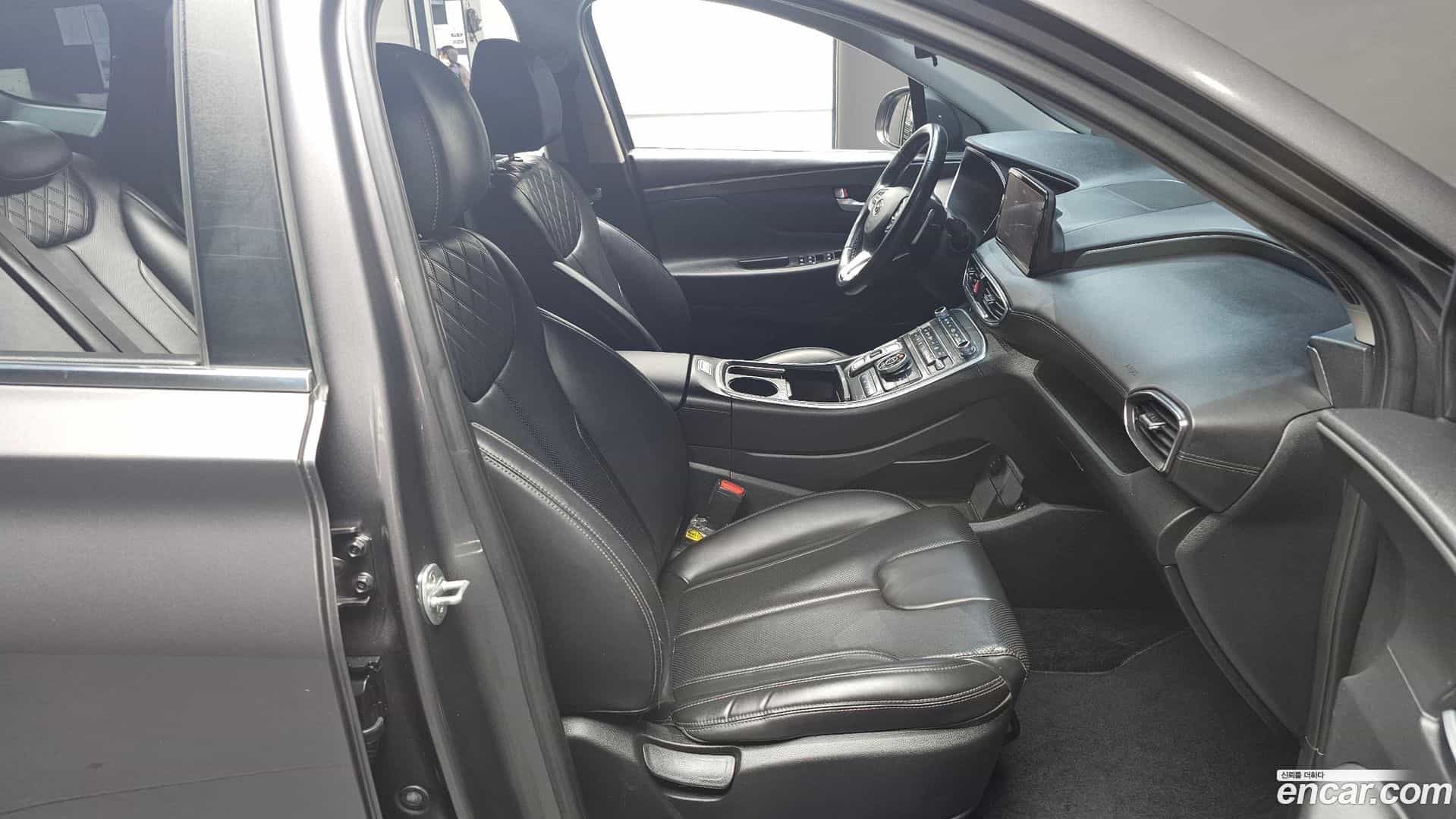 Santafe Hyundai 2022.1-INNER-010