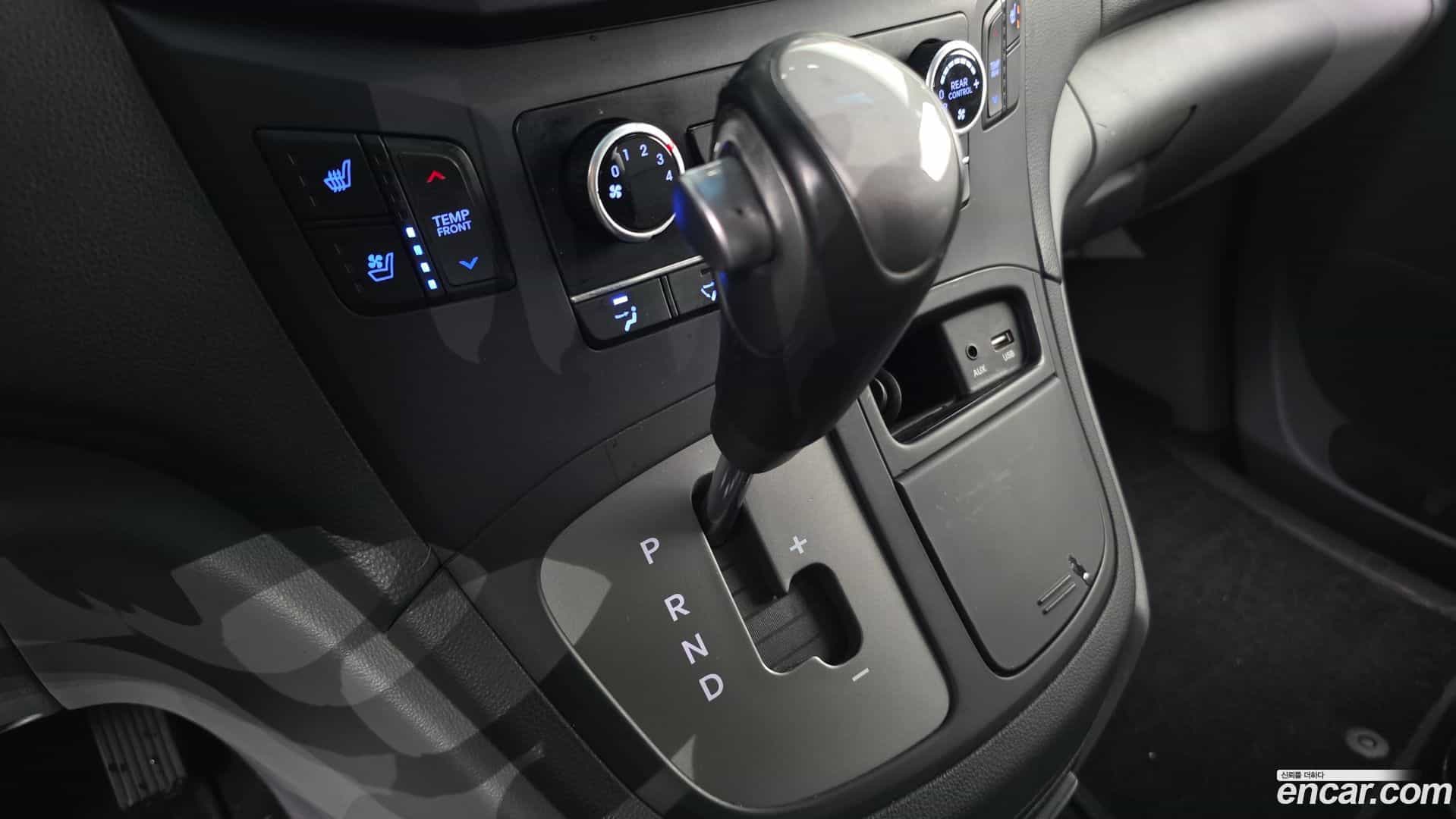 Starex Hyundai 2019.0-INNER-009