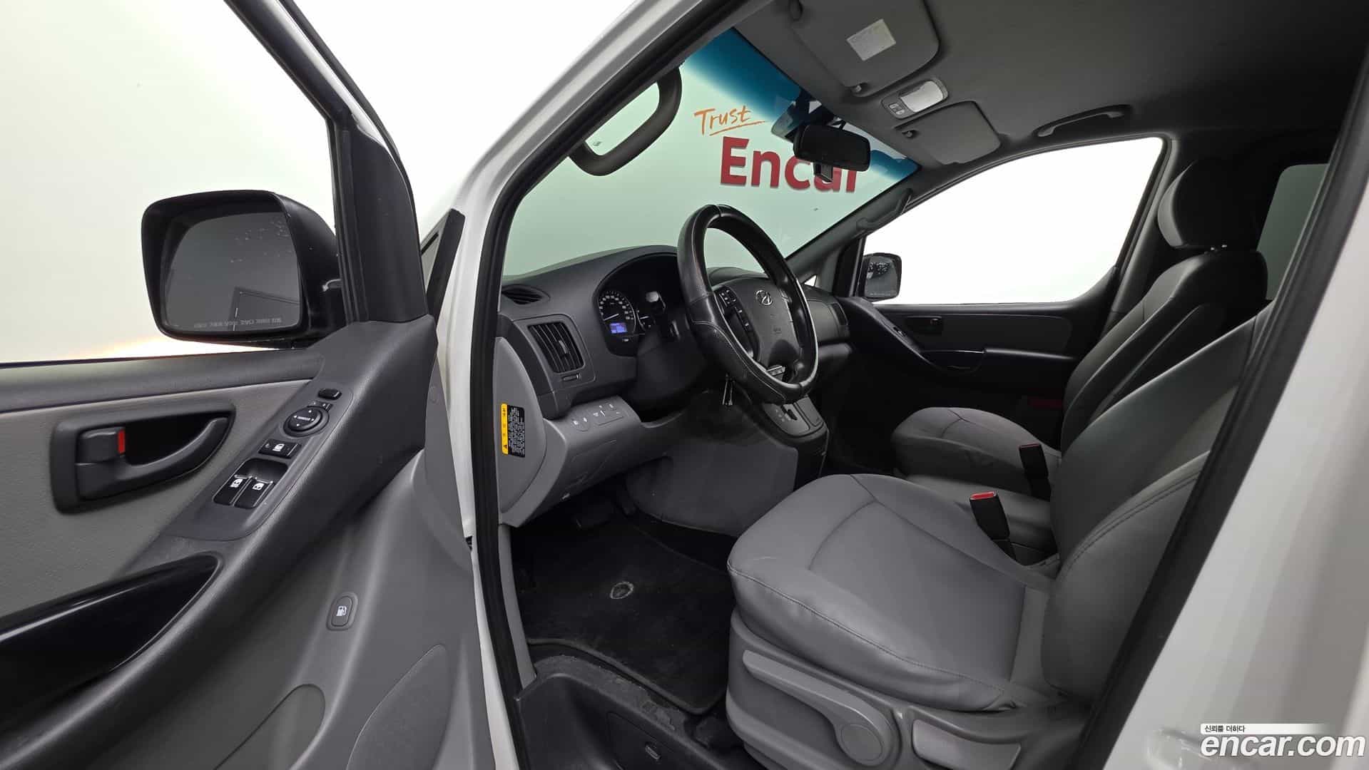 Starex Hyundai 2019.0-INNER-010