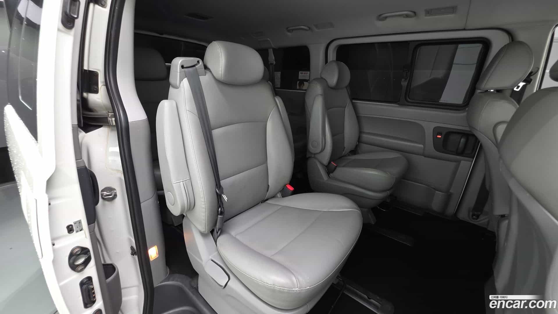Starex Hyundai 2019.0-OPTION-015