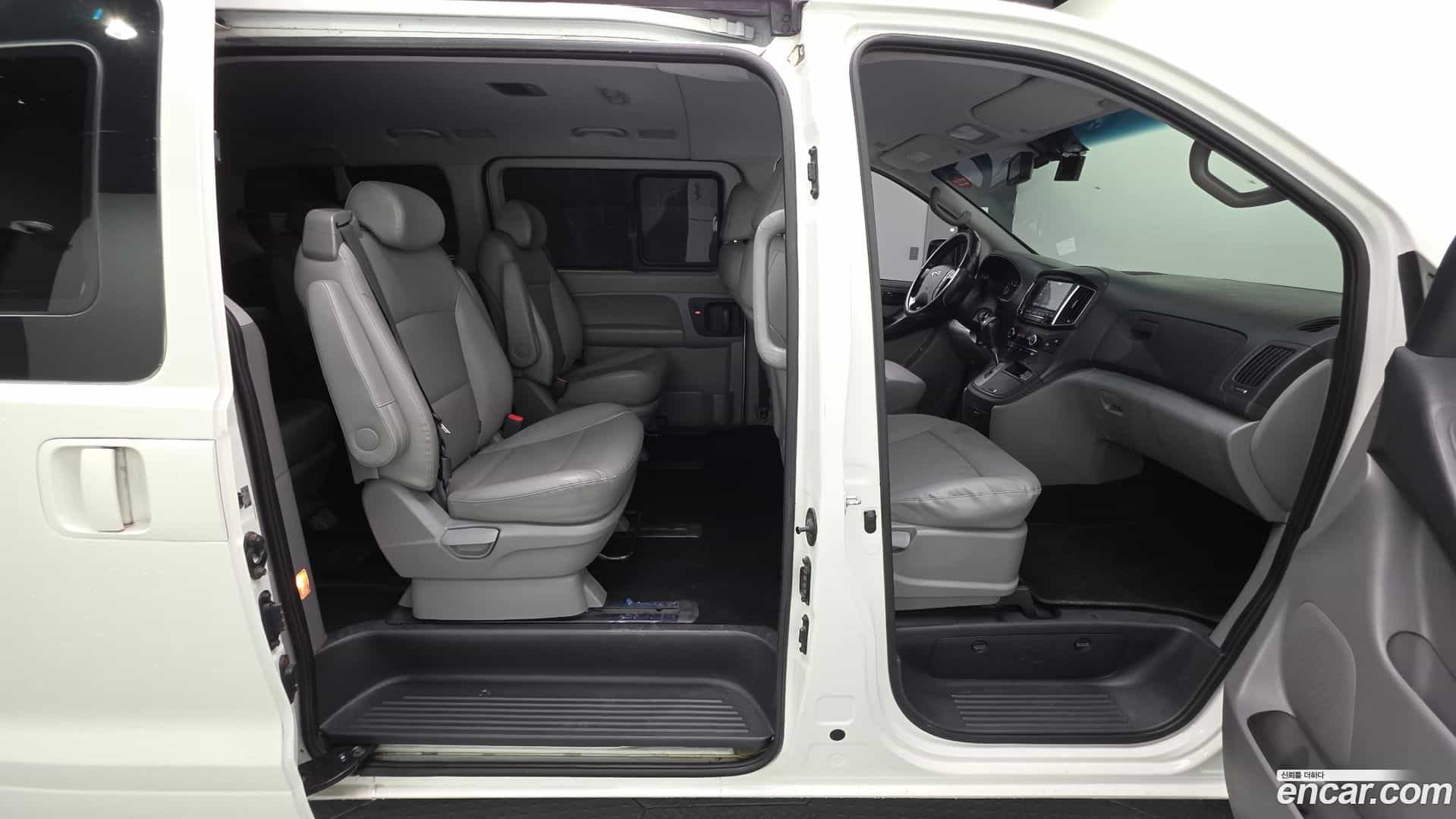 Starex Hyundai 2019.0-OPTION-016