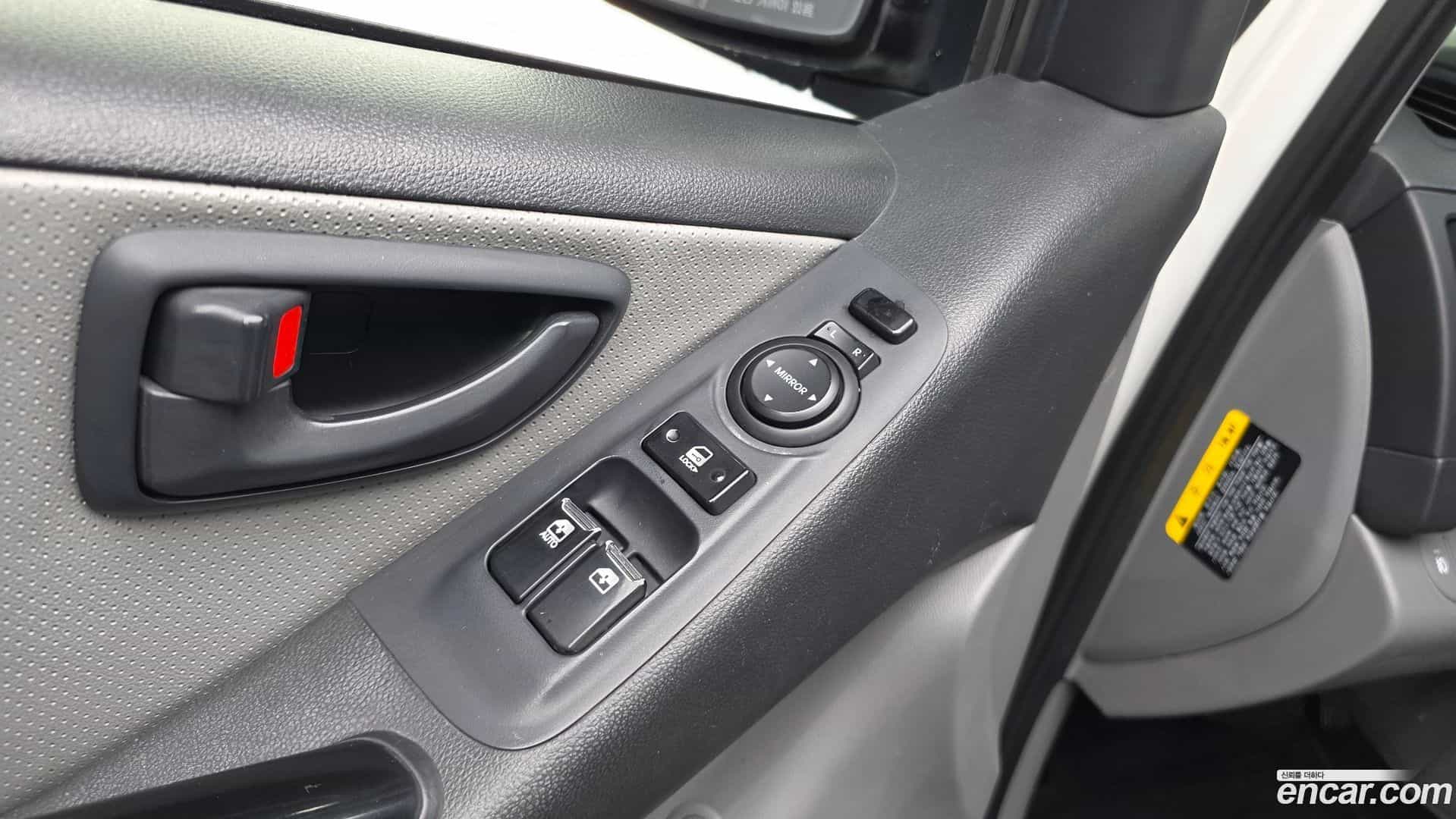 Starex Hyundai 2019.0-OPTION-017