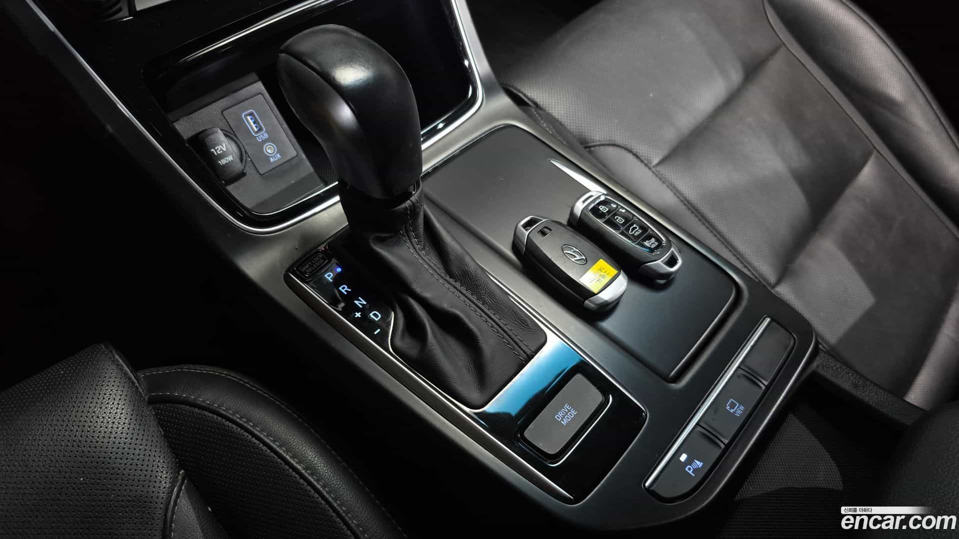 Grandeur Hyundai 2018.2-INNER-009