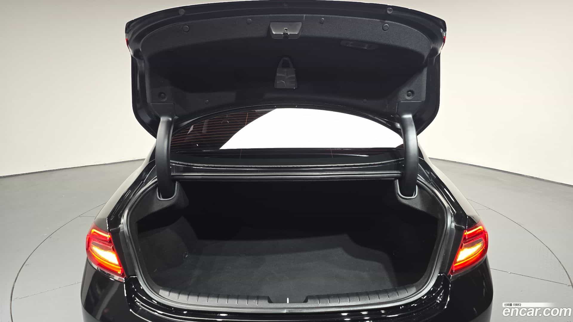 Grandeur Hyundai 2018.2-OPTION-024
