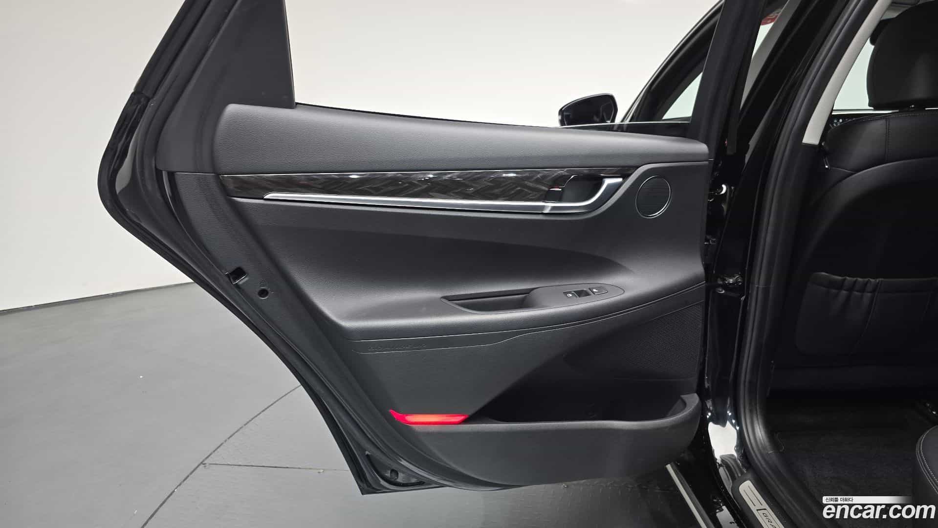 Grandeur Hyundai 2018.2-INNER-035