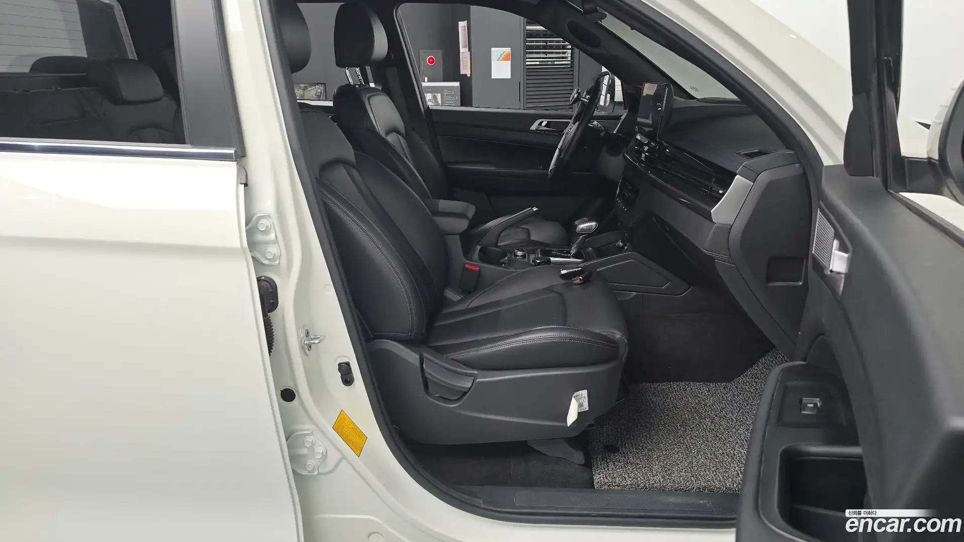 Rexton KG Mobility 2024.4-INNER-036