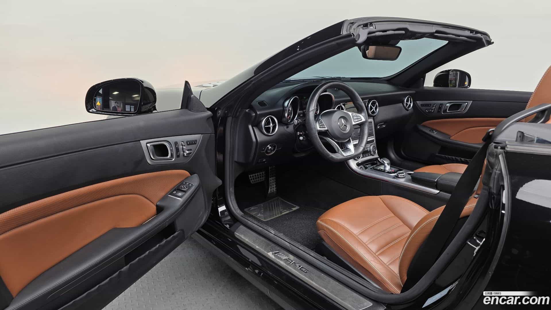 SLC-Class Mercedes-Benz 2017.7-INNER-010
