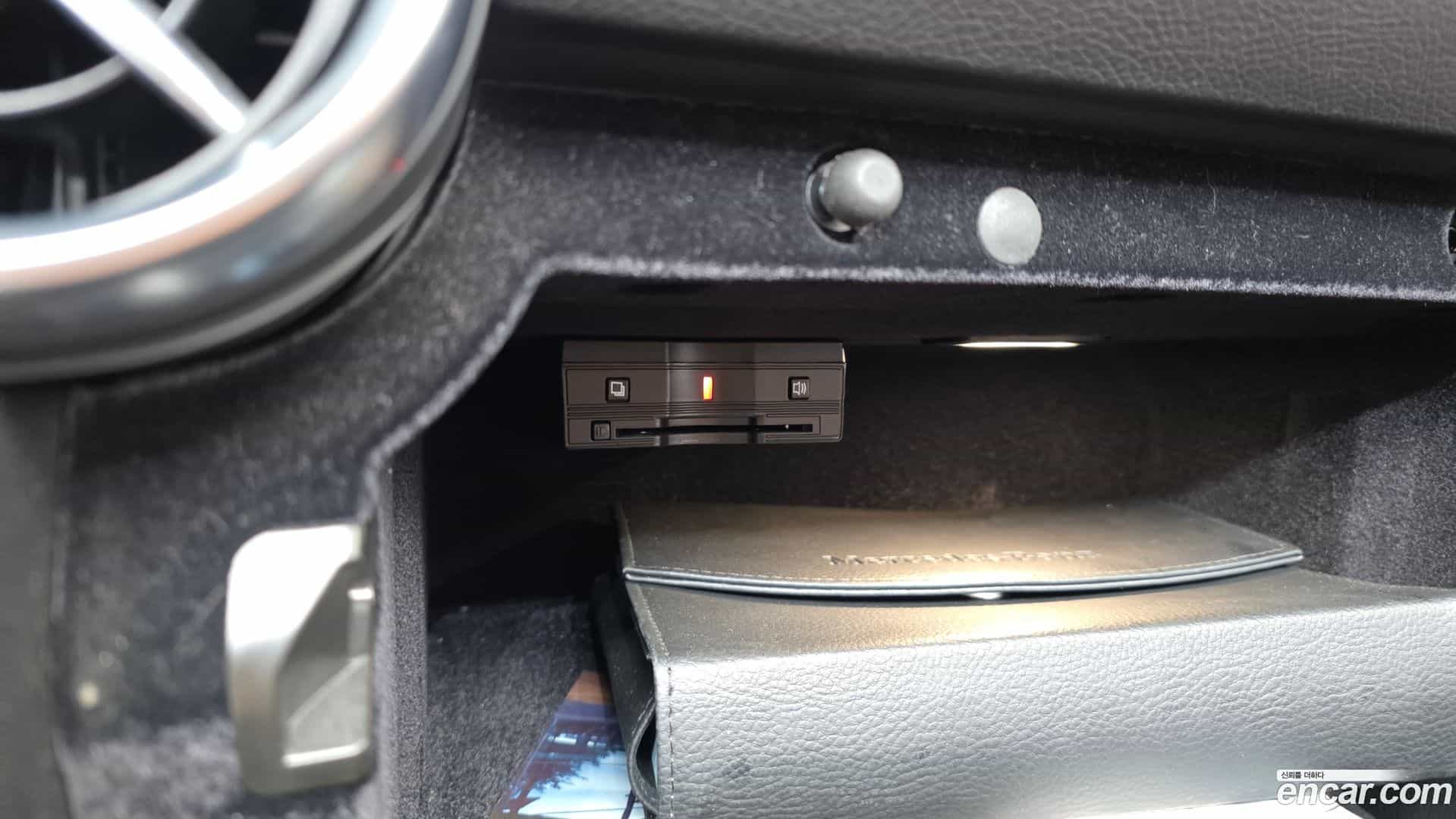 SLC-Class Mercedes-Benz 2017.7-OPTION-022