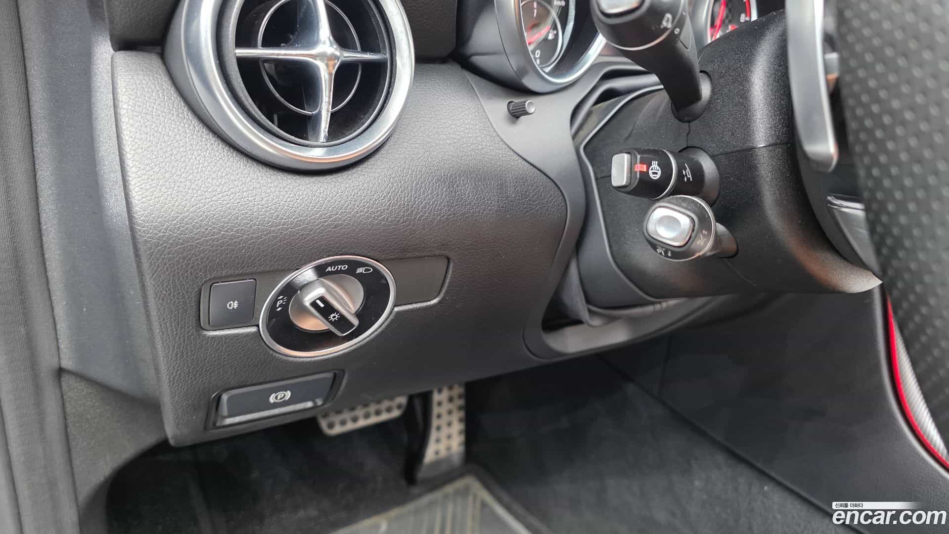 SLC-Class Mercedes-Benz 2017.7-OPTION-023