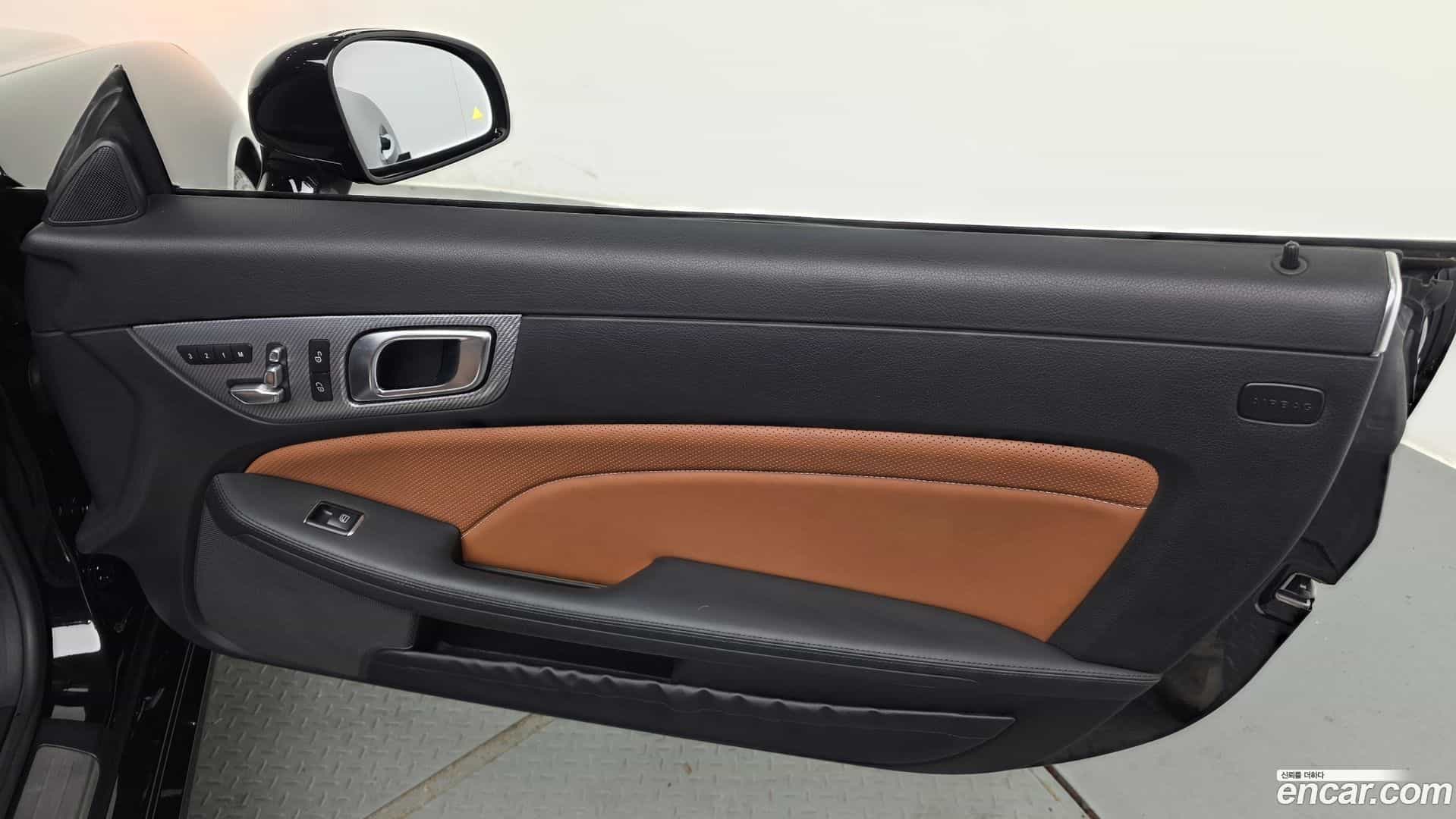 SLC-Class Mercedes-Benz 2017.7-INNER-035
