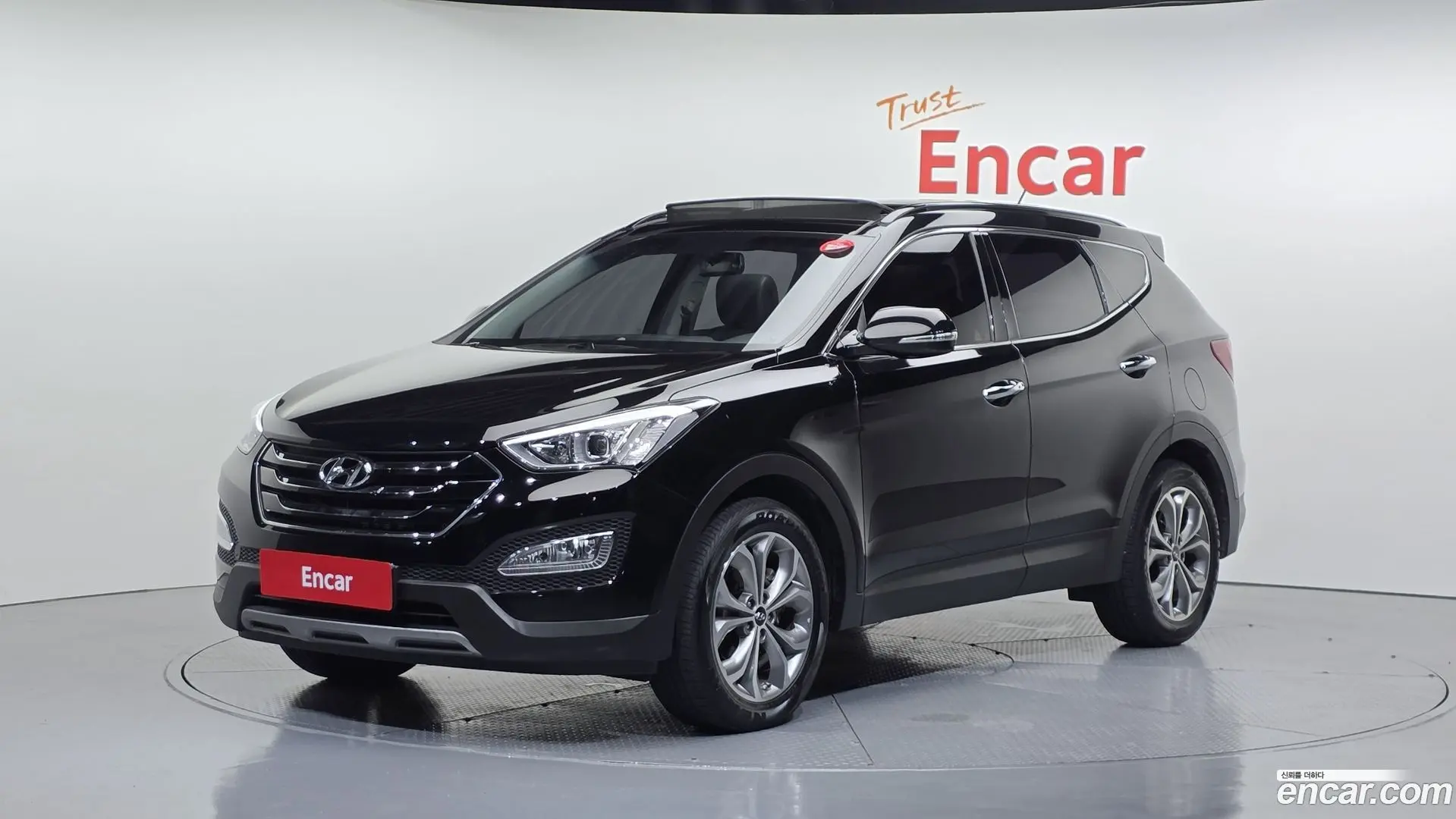 Main__Slider__Photo:Santafe Hyundai 2014.5-0
