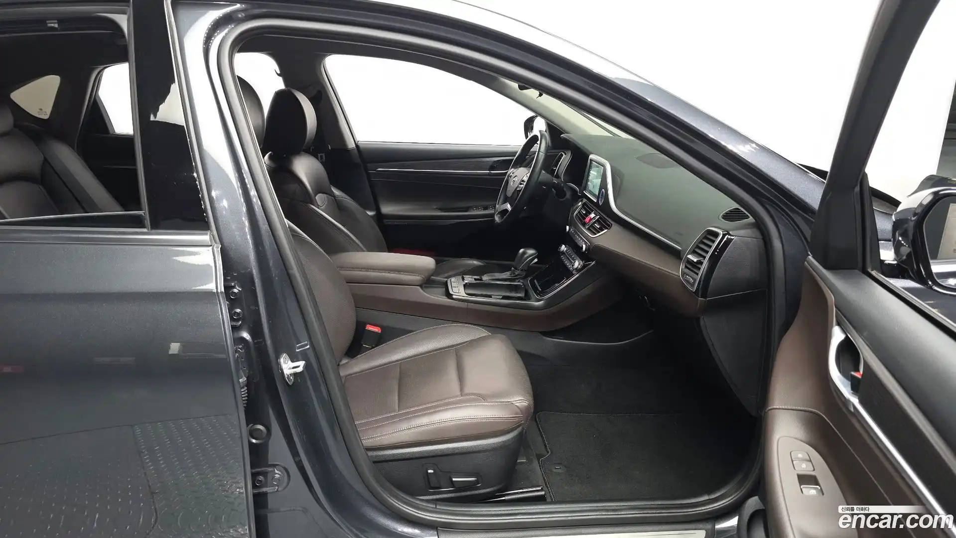 Grandeur Hyundai 2017.4-OPTION-015
