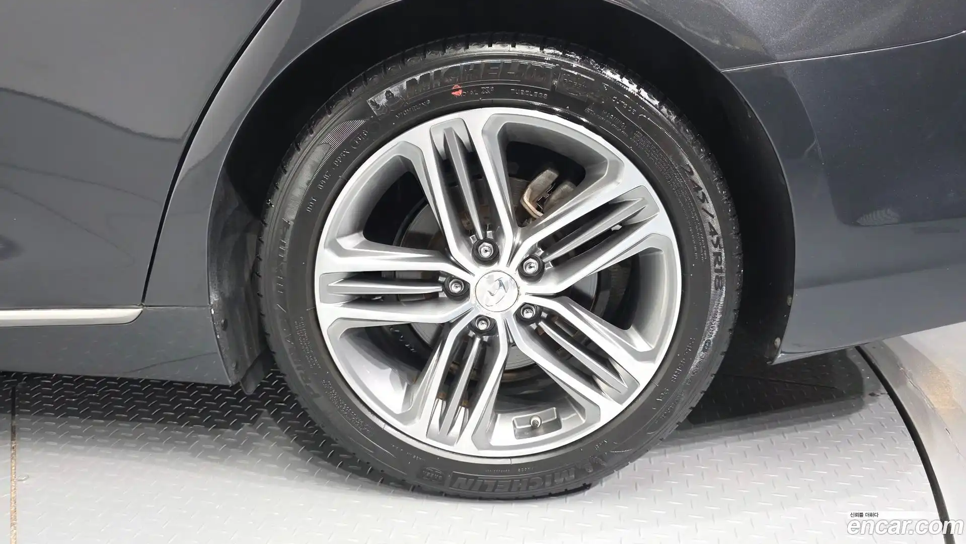 Grandeur Hyundai 2017.4-OUTER-031