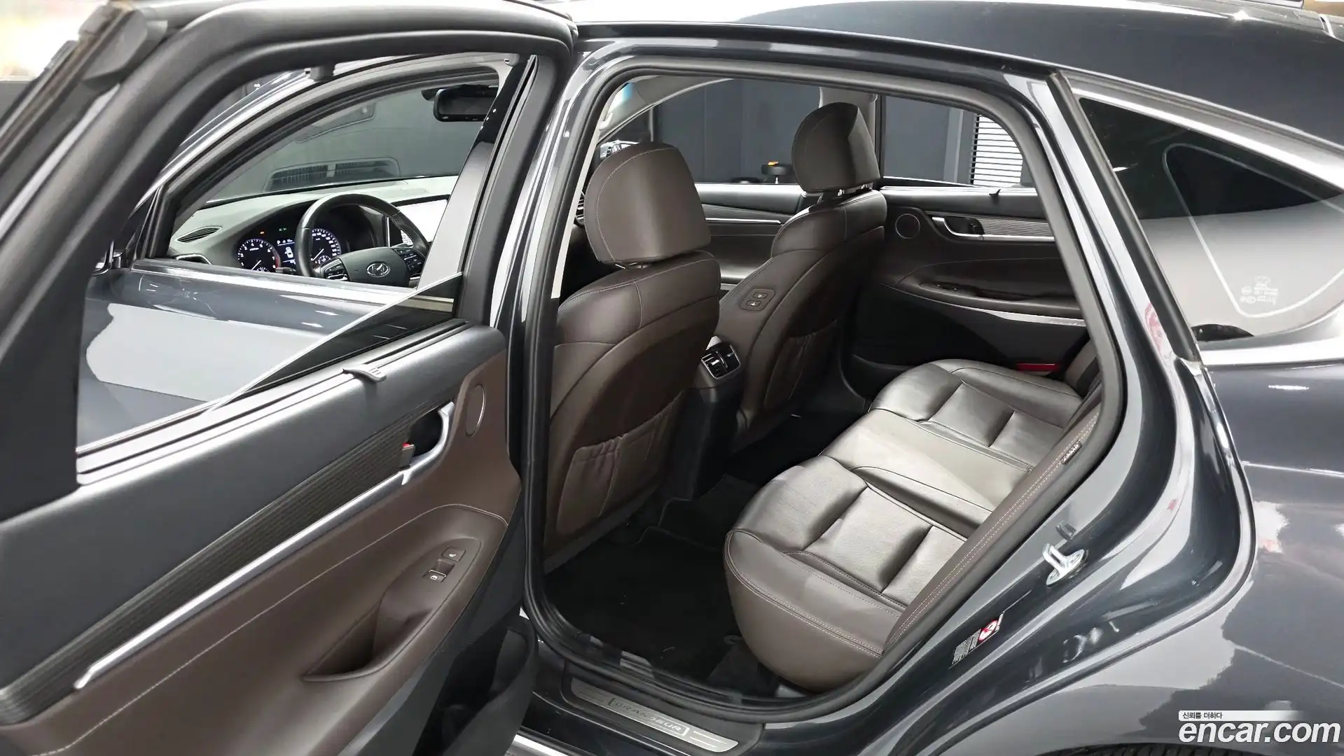 Grandeur Hyundai 2017.4-INNER-036