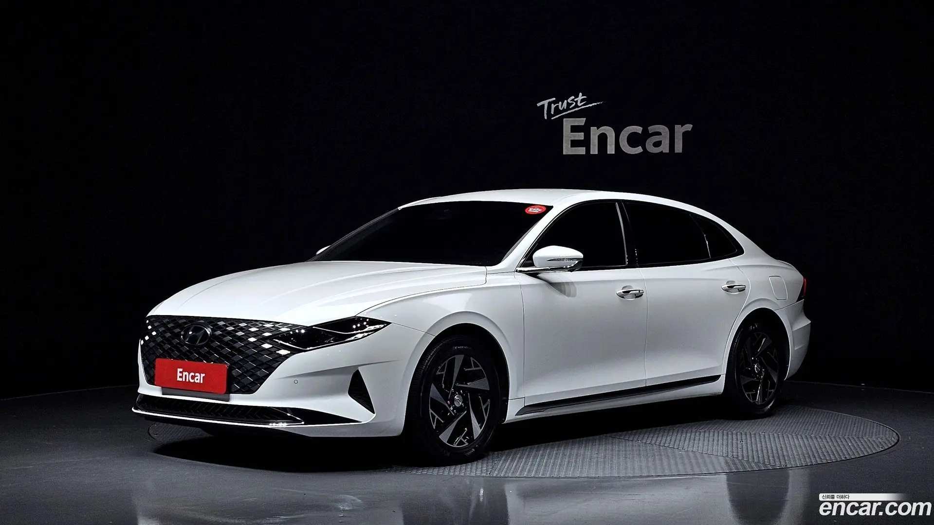 Main__Slider__Photo:Grandeur Hyundai 2022.4-0
