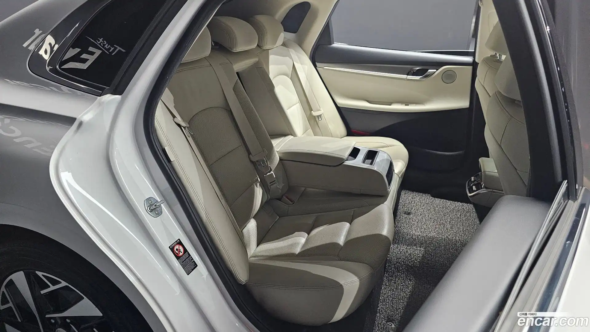 Grandeur Hyundai 2022.4-OPTION-015