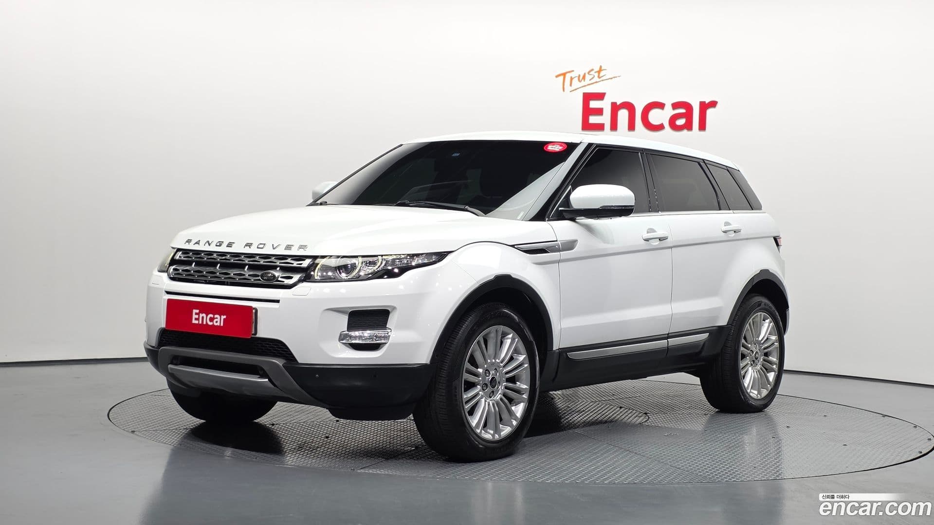 Main__Slider__Photo:Range Rover Evoque Land Rover 2013.4-0