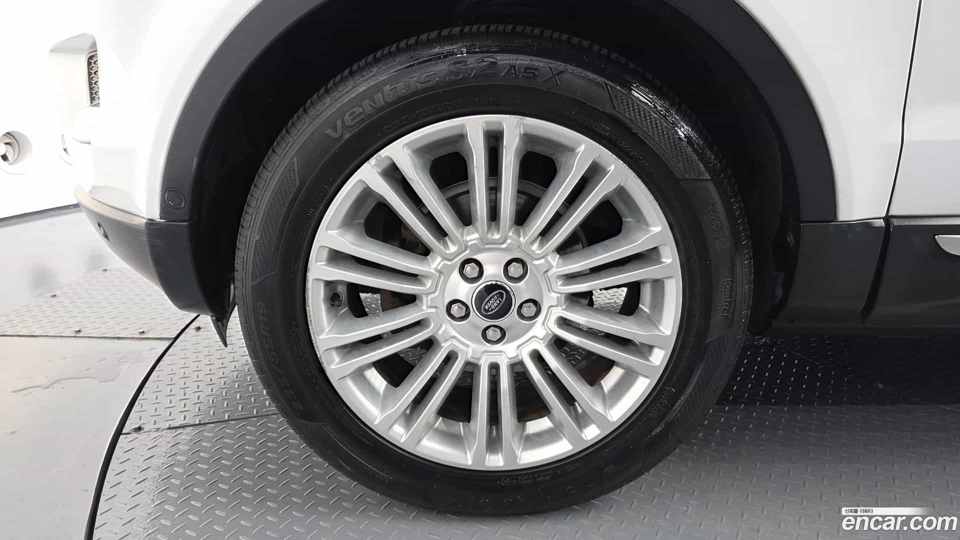 Range Rover Evoque Land Rover 2013.4-OUTER-005