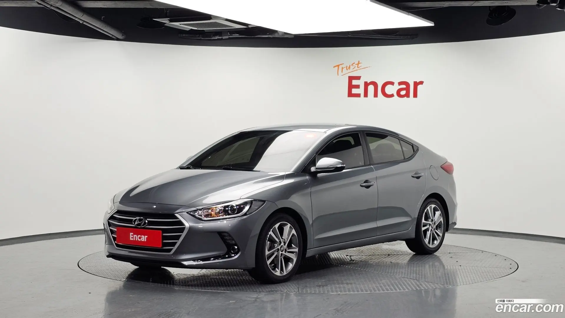 Main__Slider__Photo:AVANTE Hyundai 2018.8-0