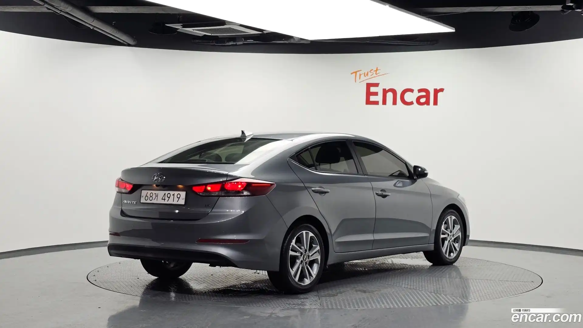 AVANTE Hyundai 2018.8-OUTER-002