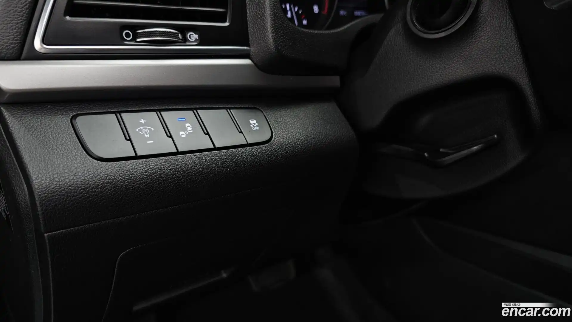 AVANTE Hyundai 2018.8-OPTION-023