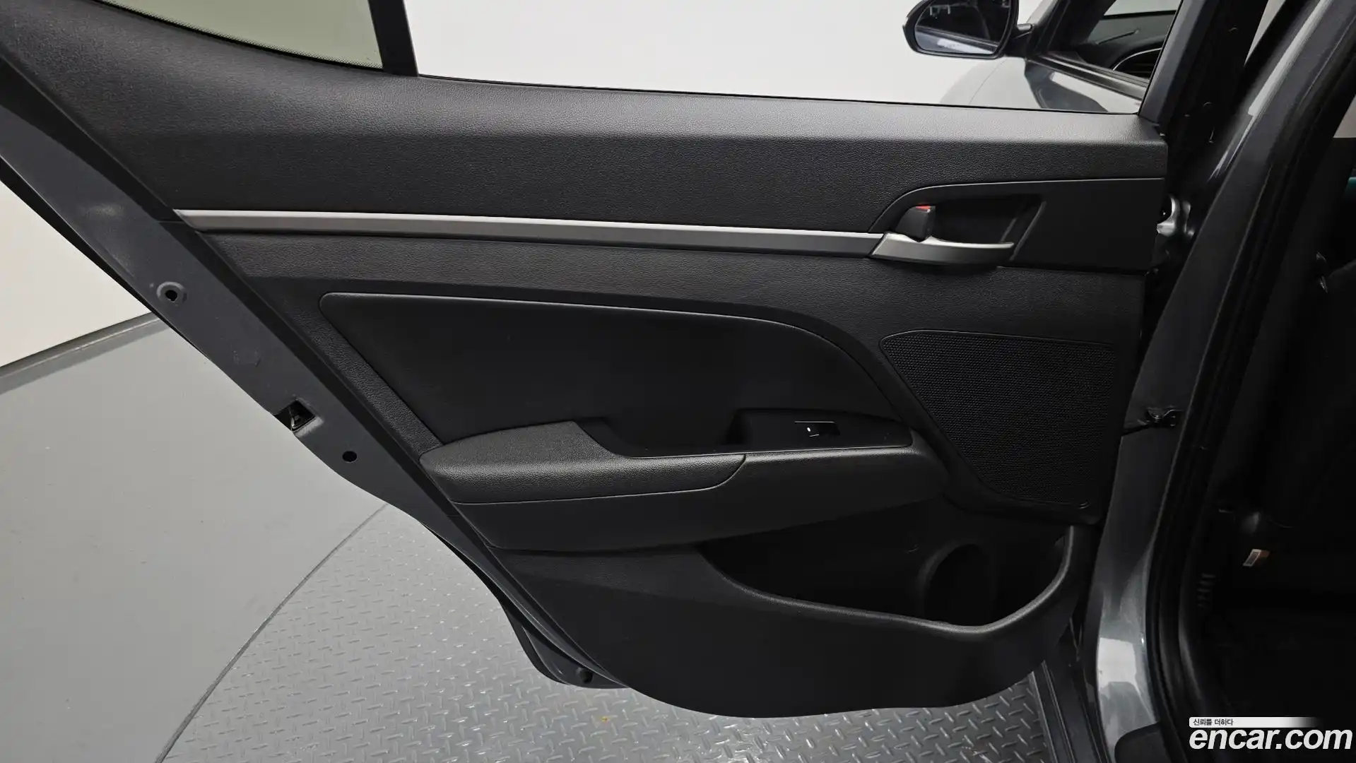 AVANTE Hyundai 2018.8-INNER-035