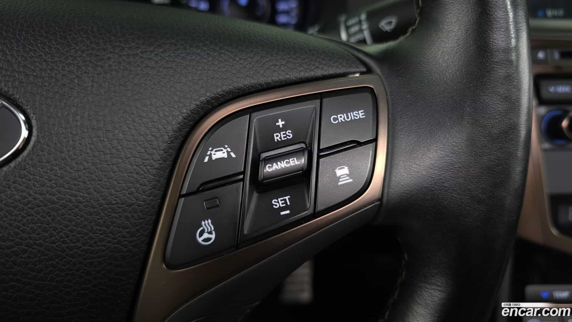 Grandeur Hyundai 2016.5-OPTION-021