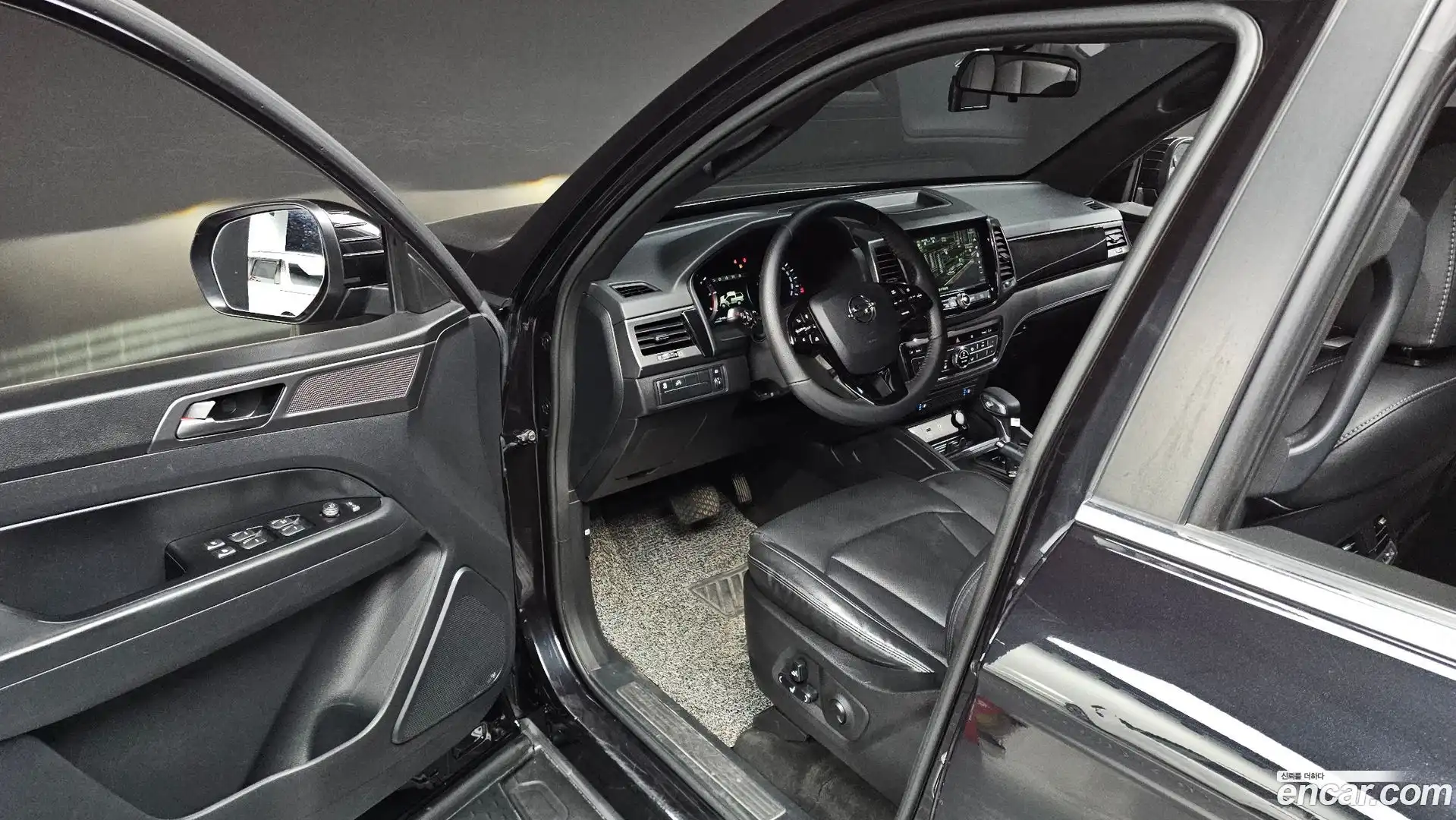 Rexton KG Mobility 2021.9-INNER-010