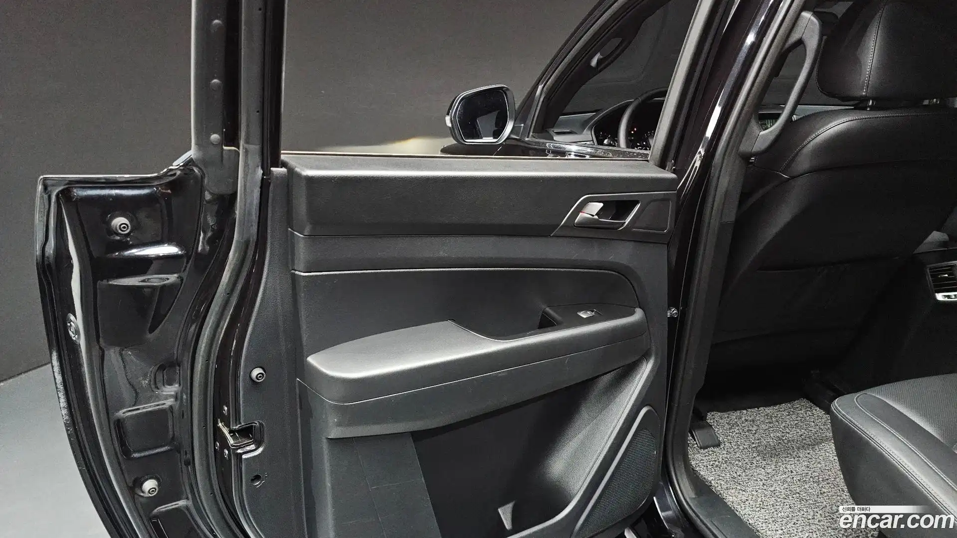Rexton KG Mobility 2021.9-INNER-035
