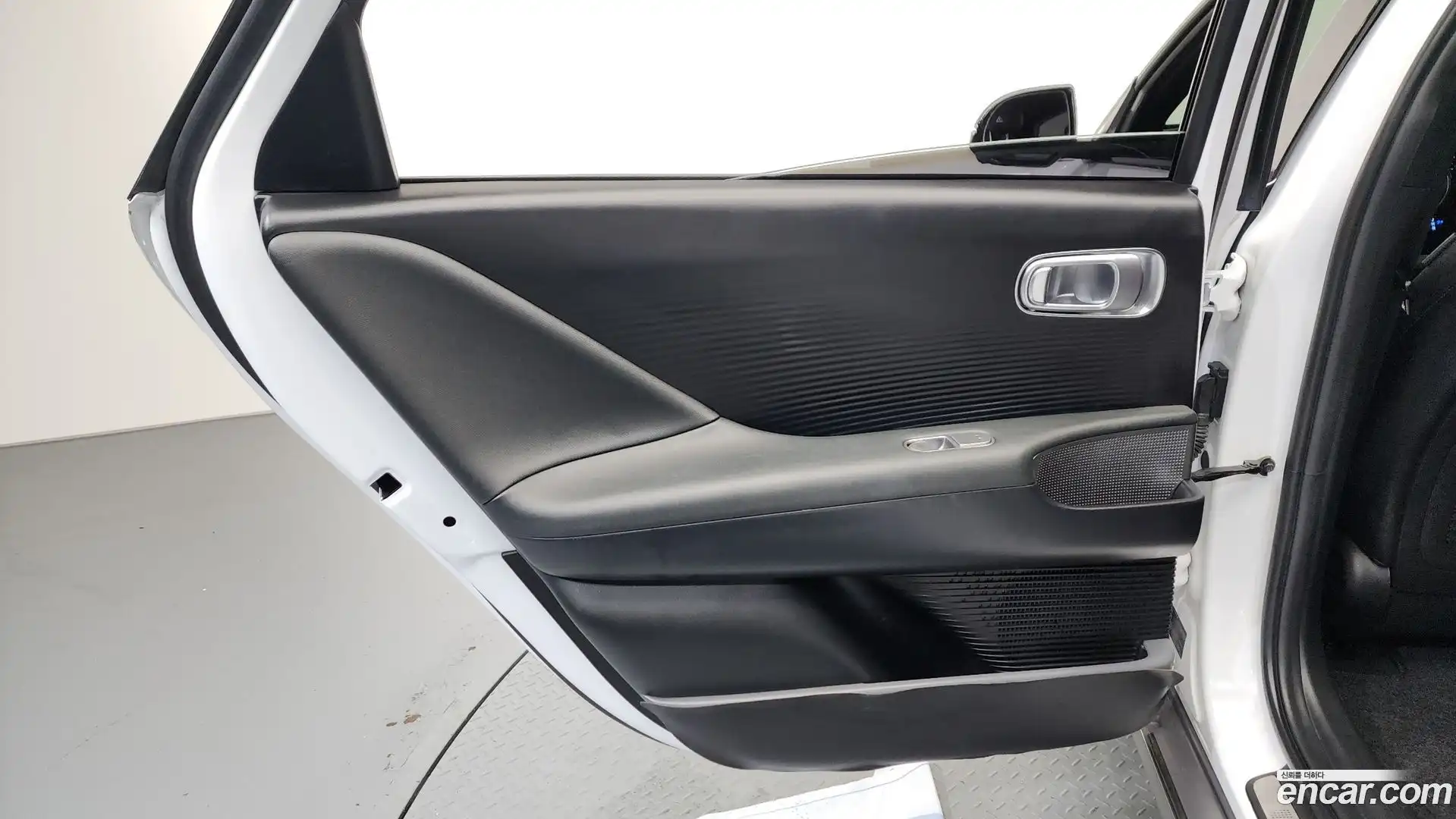 Ioniq6 Hyundai 2022.11-INNER-035
