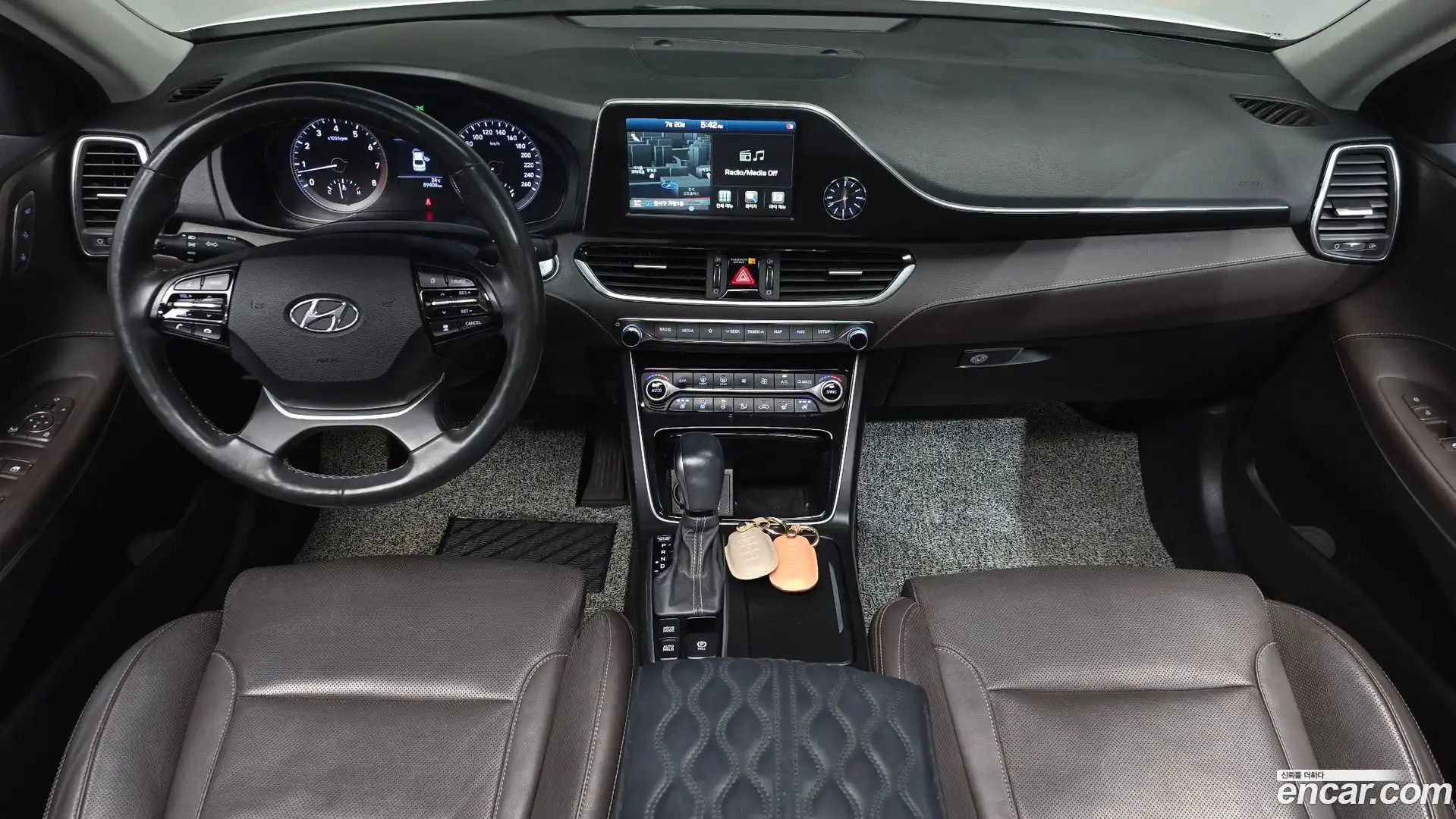 Grandeur Hyundai 2018.11-INNER-007
