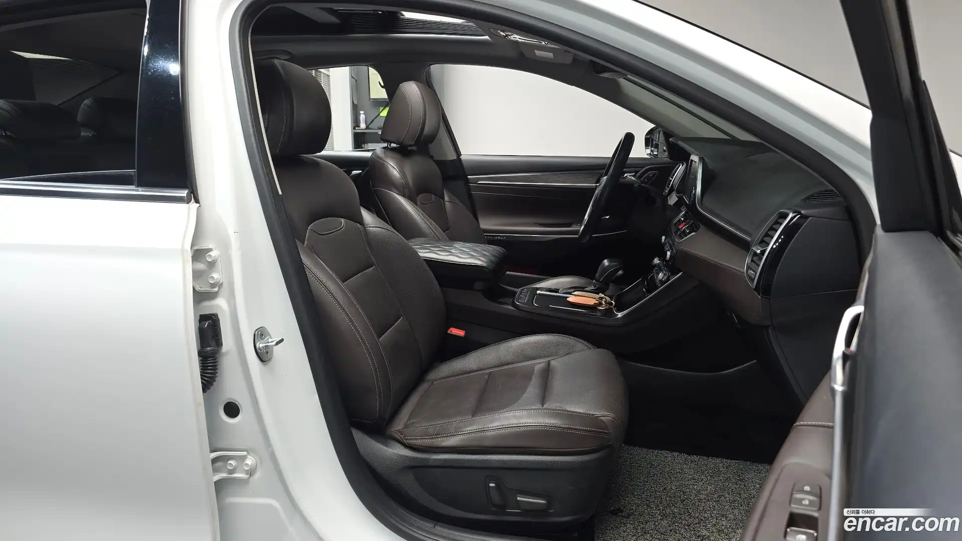 Grandeur Hyundai 2018.11-OPTION-015