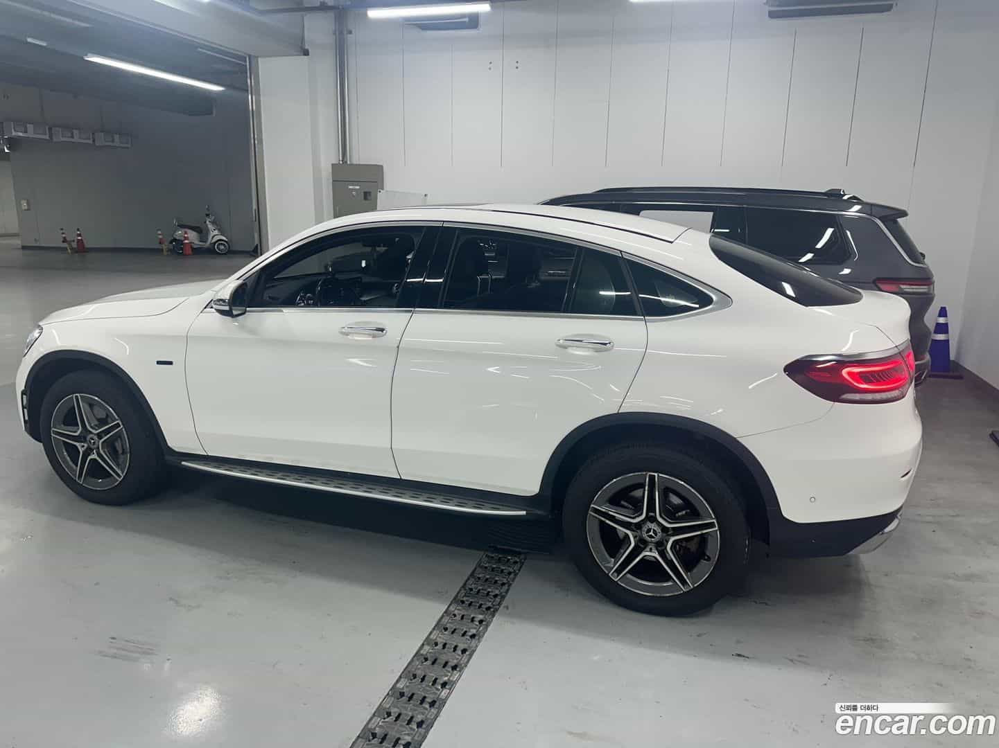 GLC-Class Mercedes-Benz 2021.4-OUTER-005