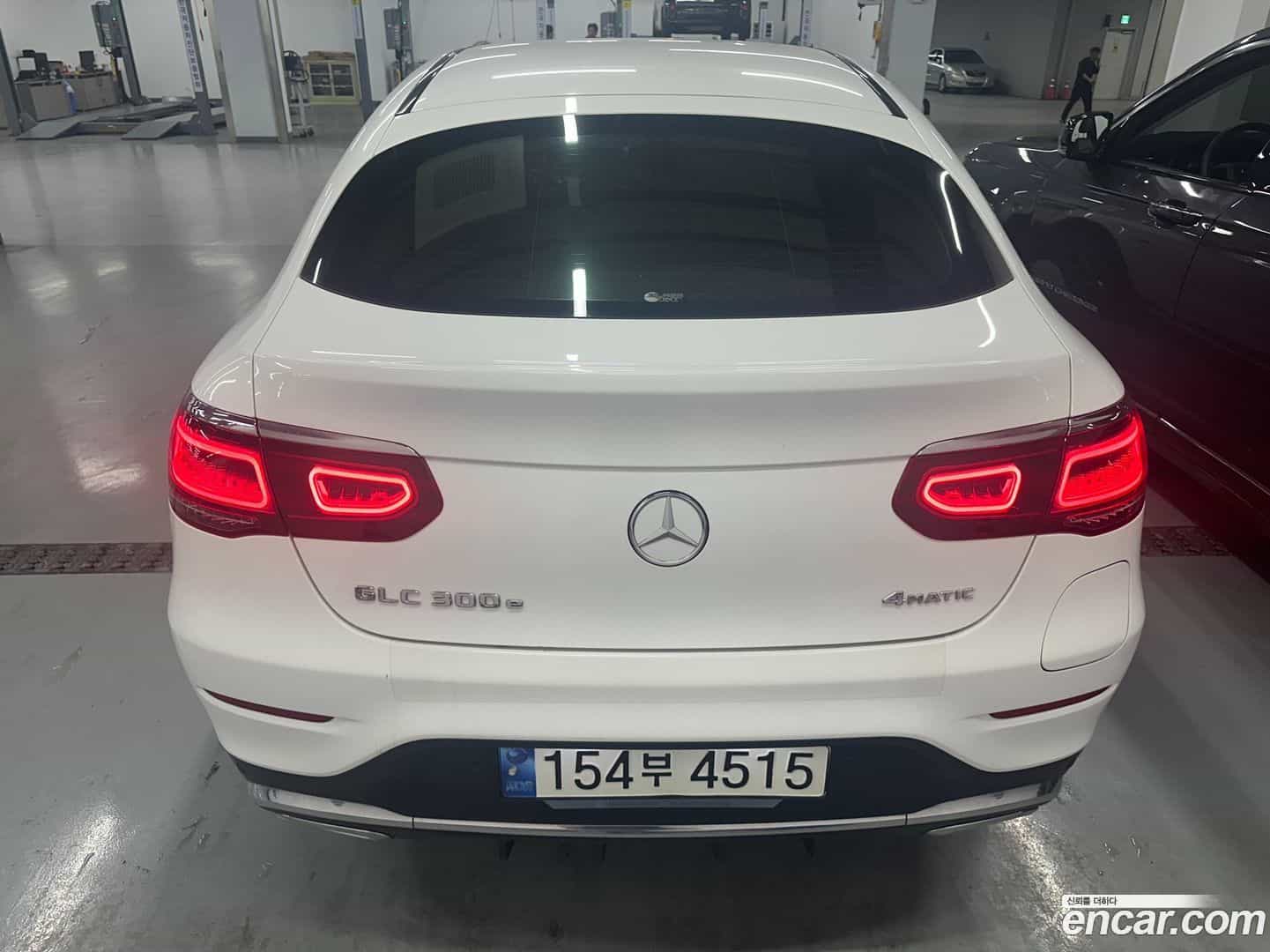 GLC-Class Mercedes-Benz 2021.4-INNER-007