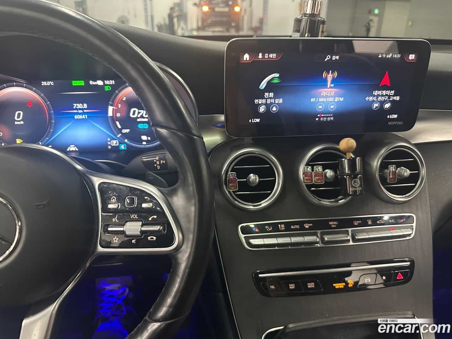 GLC-Class Mercedes-Benz 2021.4-OPTION-015
