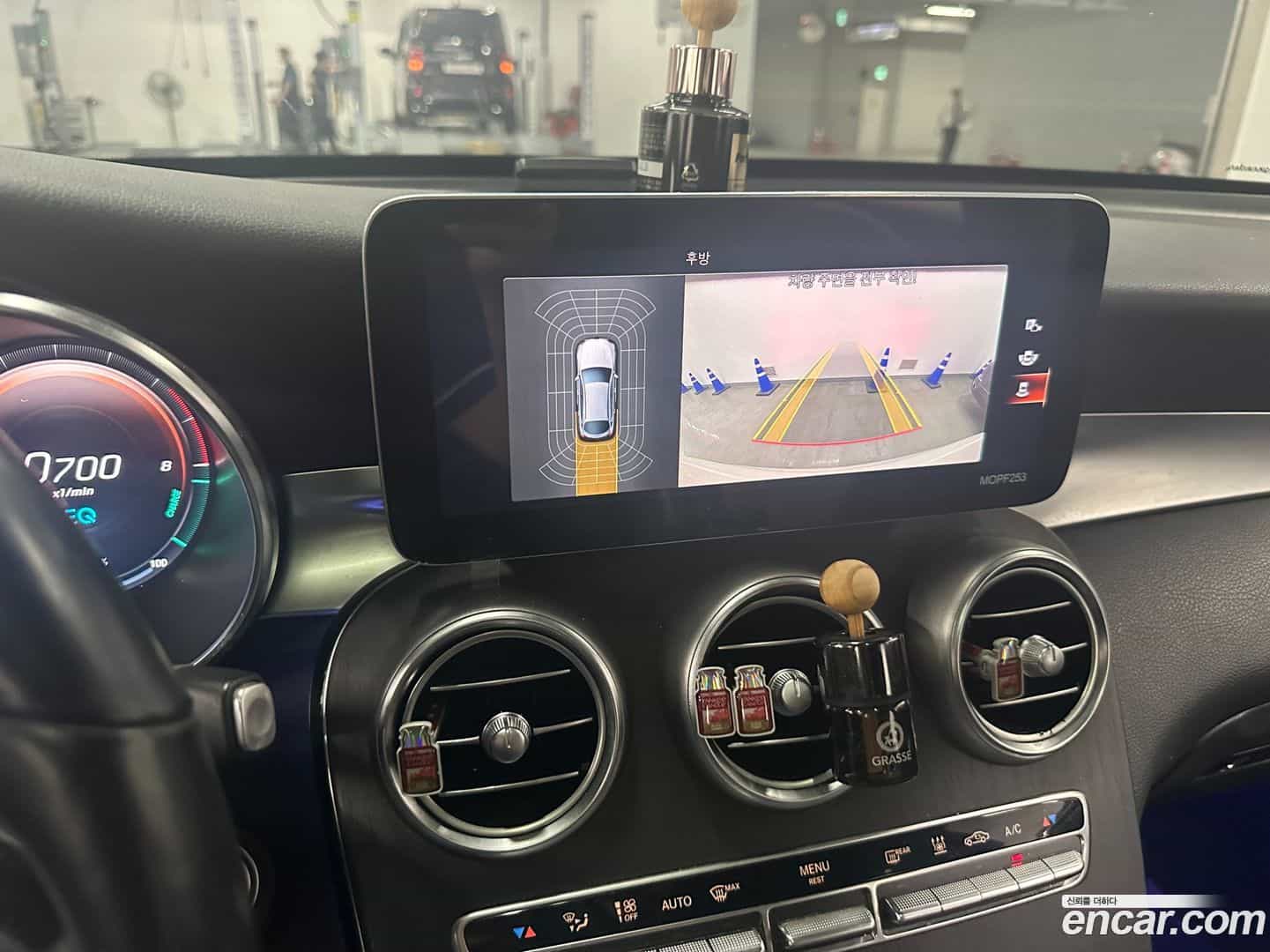 GLC-Class Mercedes-Benz 2021.4-OPTION-016
