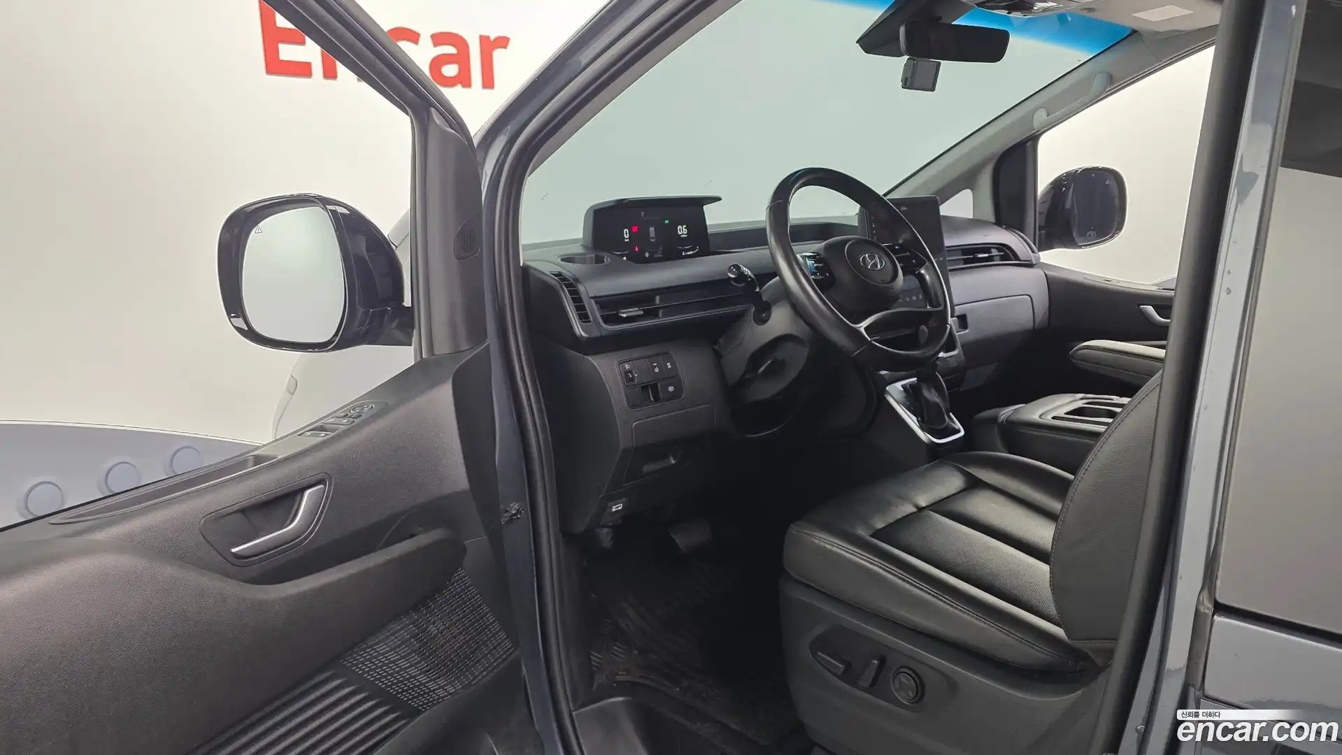 Staria Hyundai 2022.7-INNER-010